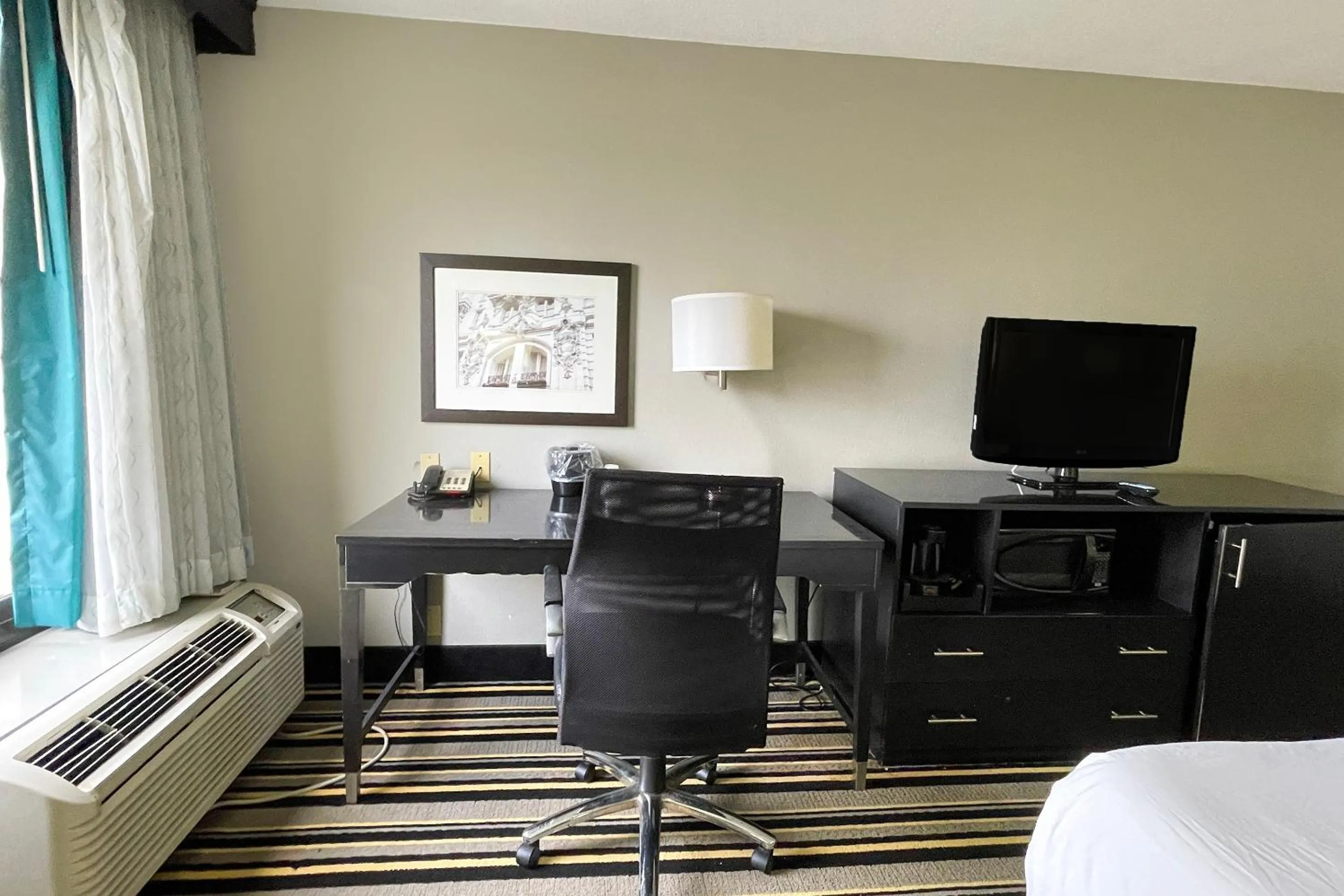 Bedroom in OYO Townhouse Jackson - Ridgeland