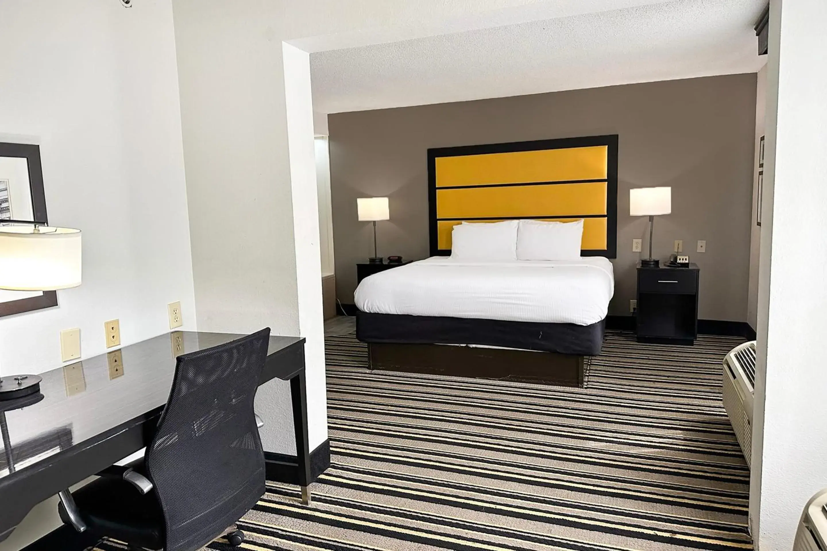 Bedroom, Bed in OYO Townhouse Jackson - Ridgeland Bedroom, Bed in OYO Townhouse Jackson - Ridgeland