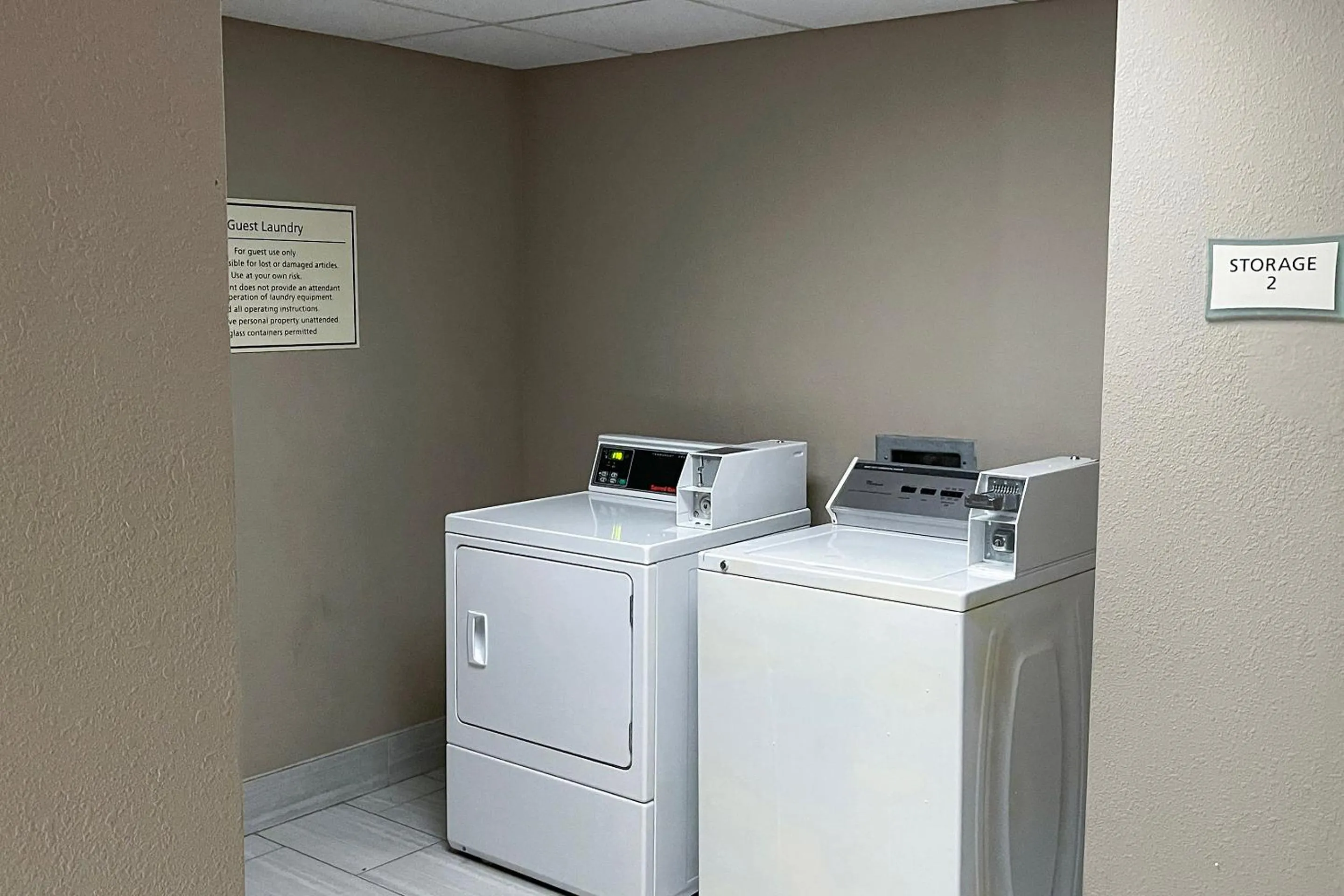 laundry in OYO Townhouse Jackson - Ridgeland