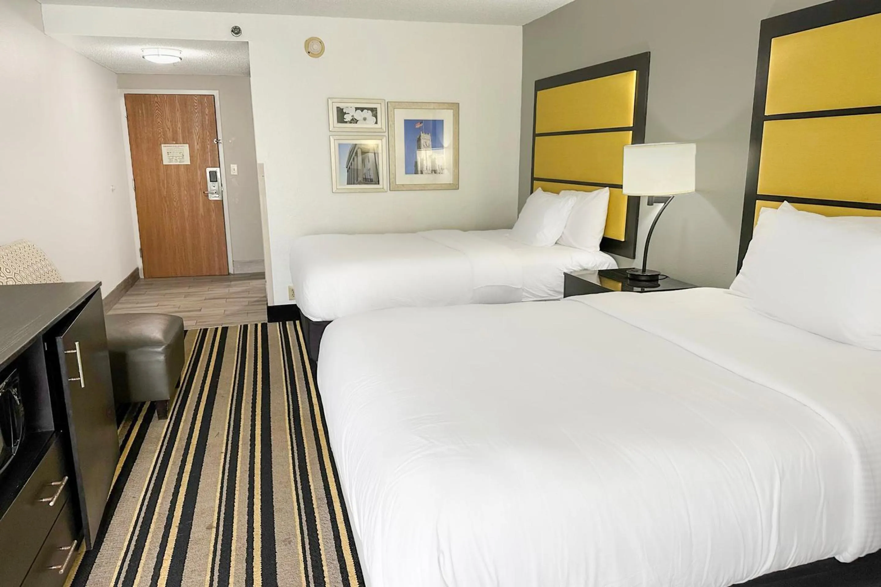 Bedroom, Bed in OYO Townhouse Jackson - Ridgeland