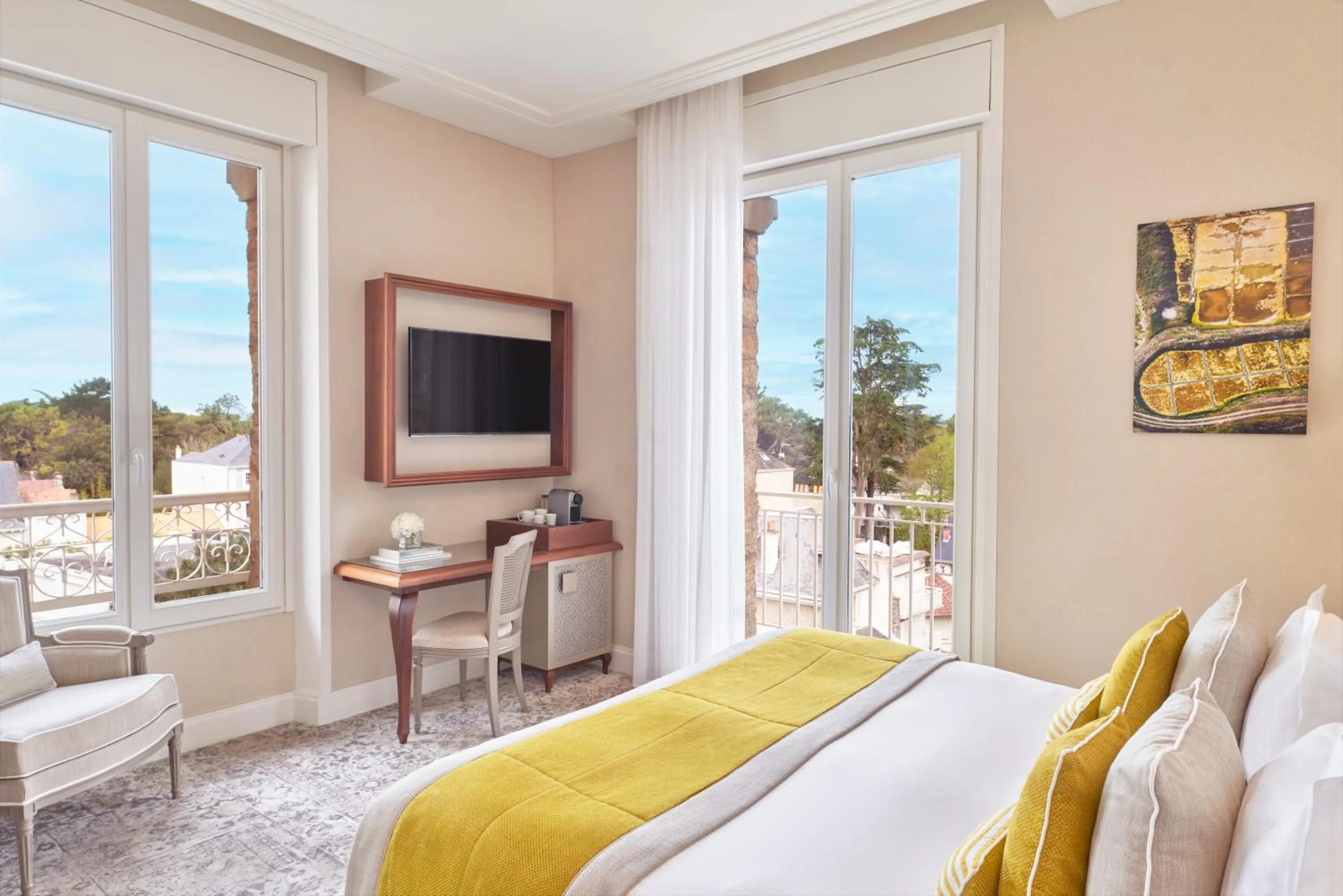 Photo of the whole room, Bed in Hôtel Barrière Le Royal La Baule