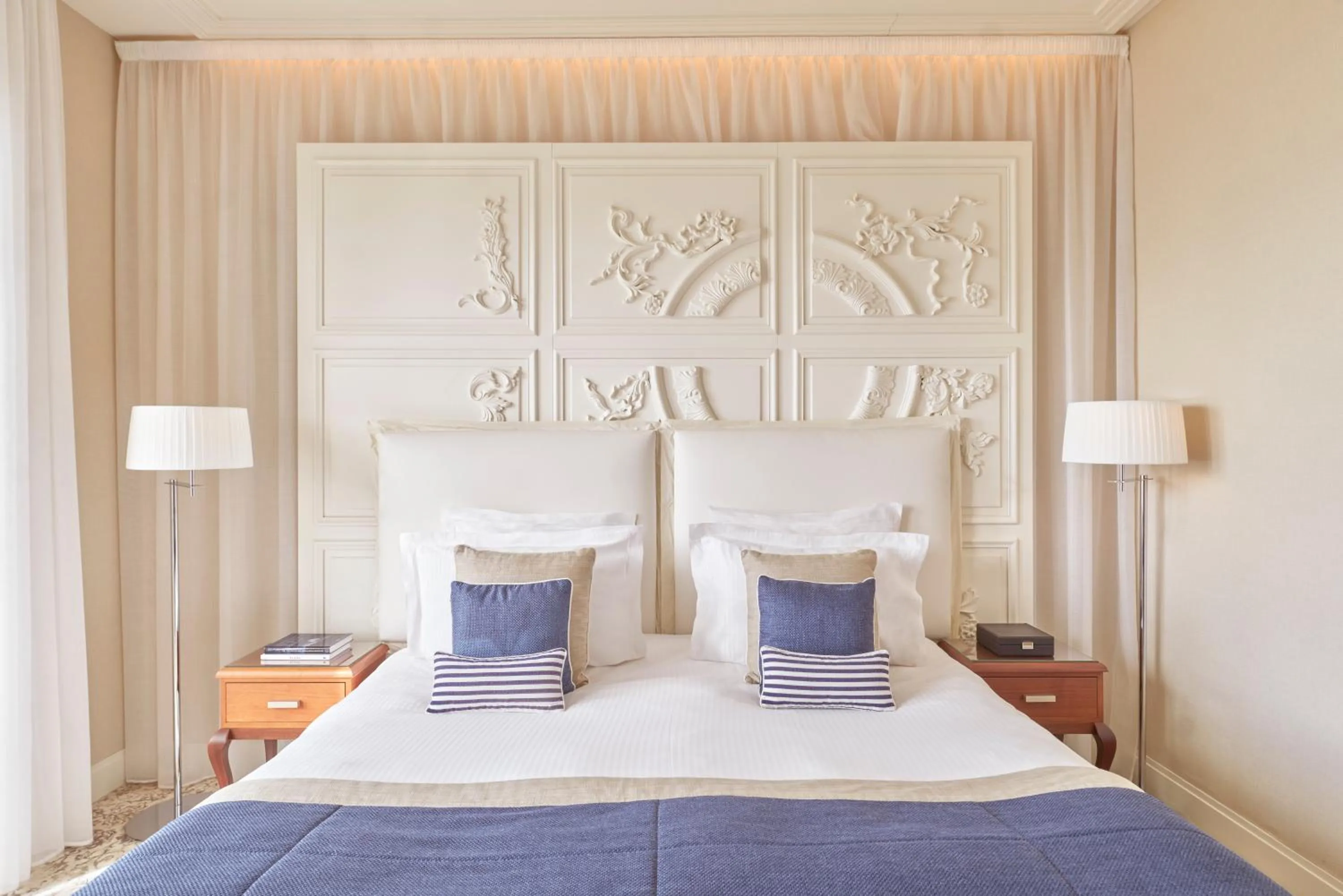 Bed in Hôtel Barrière Le Royal La Baule