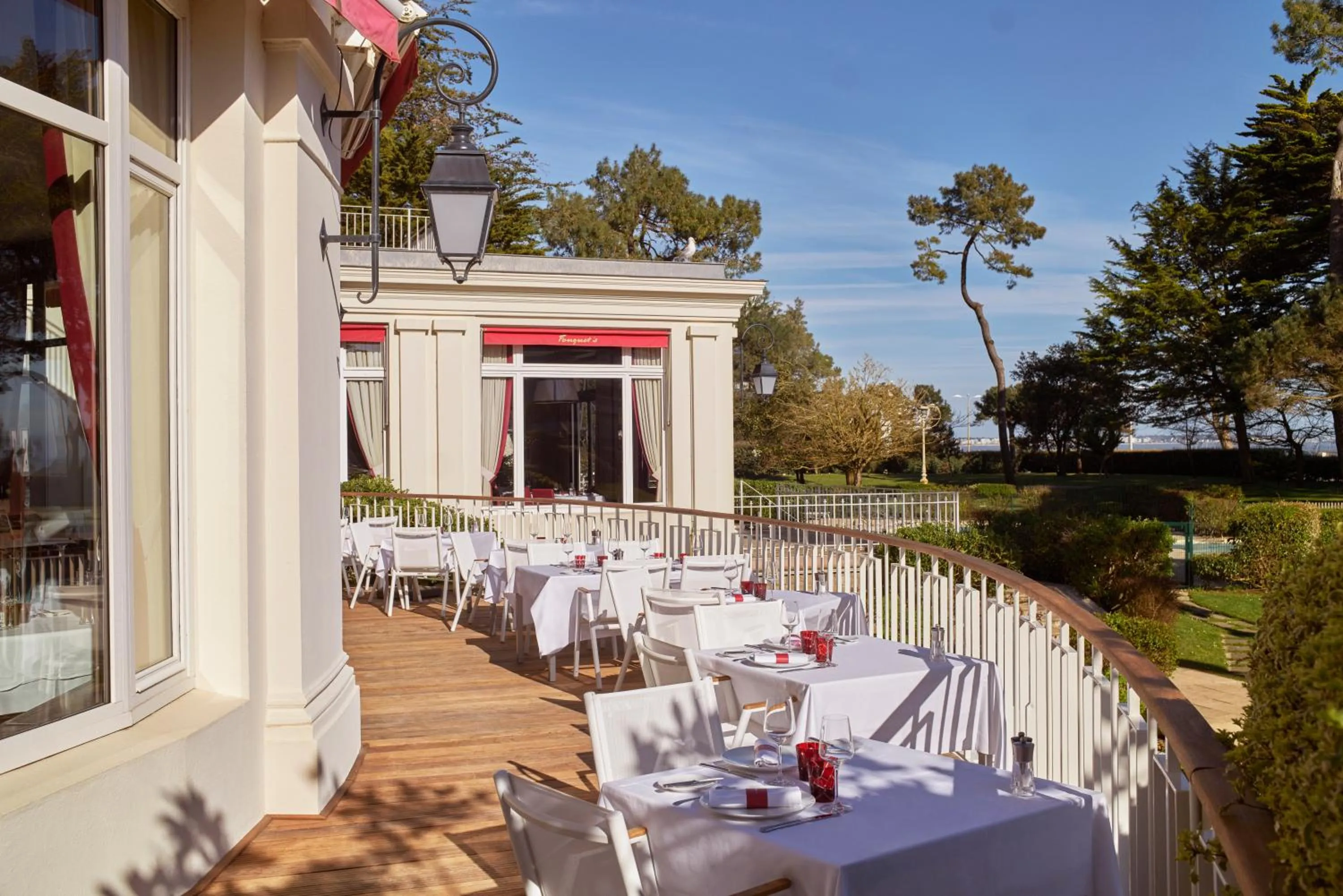 Restaurant/places to eat in Hôtel Barrière Le Royal La Baule