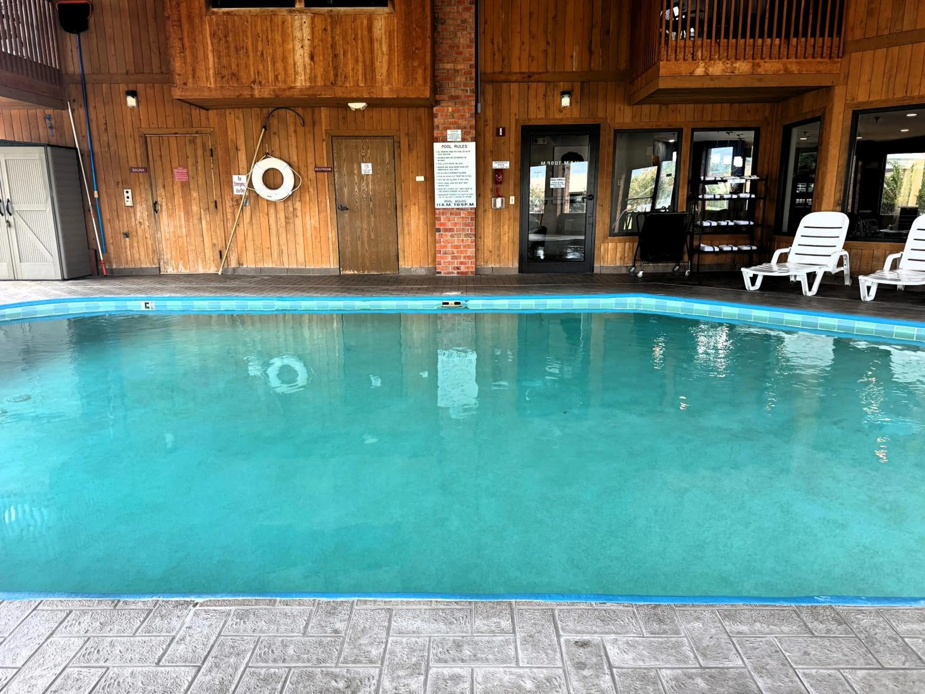 Swimming pool in Baymont by Wyndham Tupelo