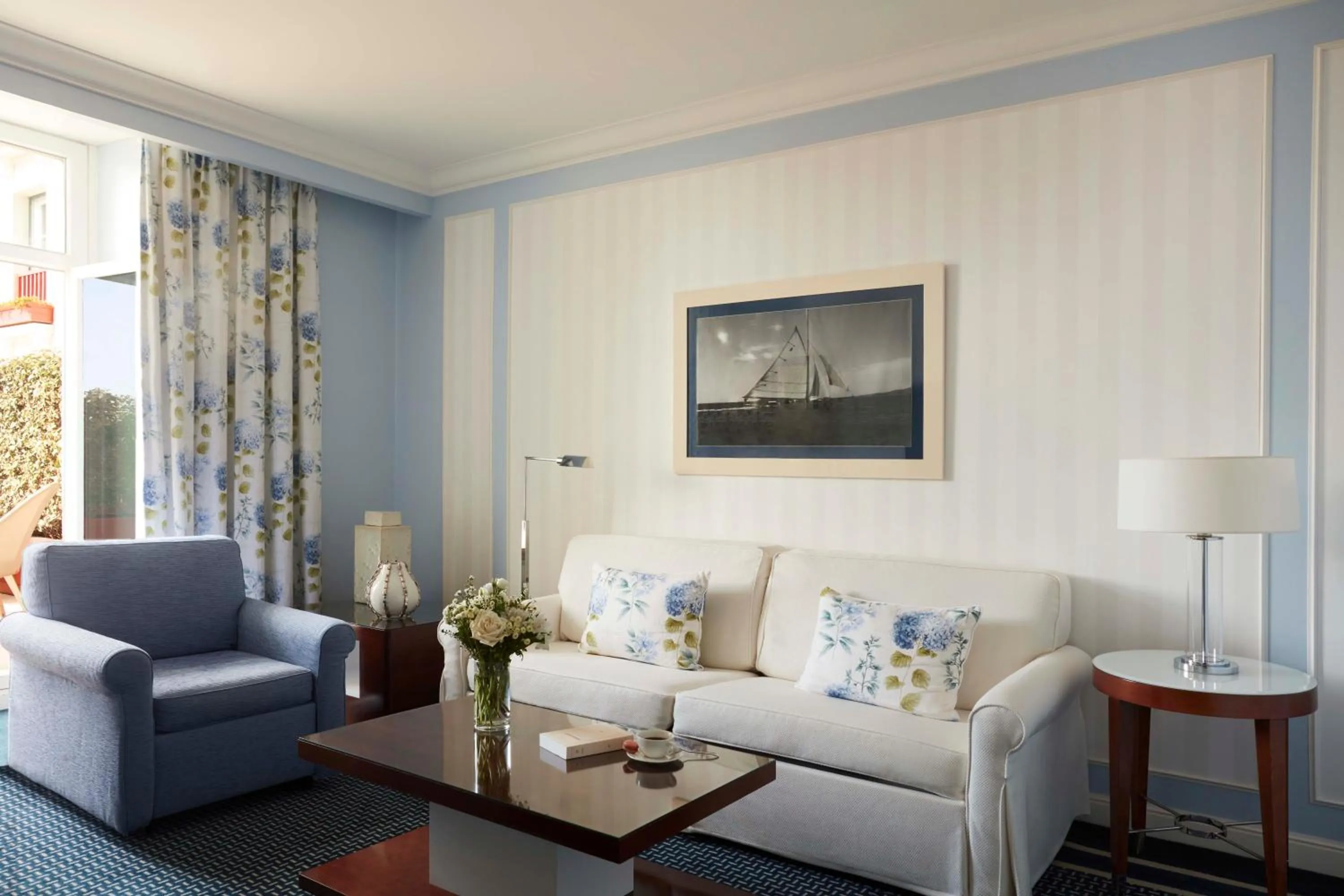 Living room in Hôtel Barrière L'Hermitage
