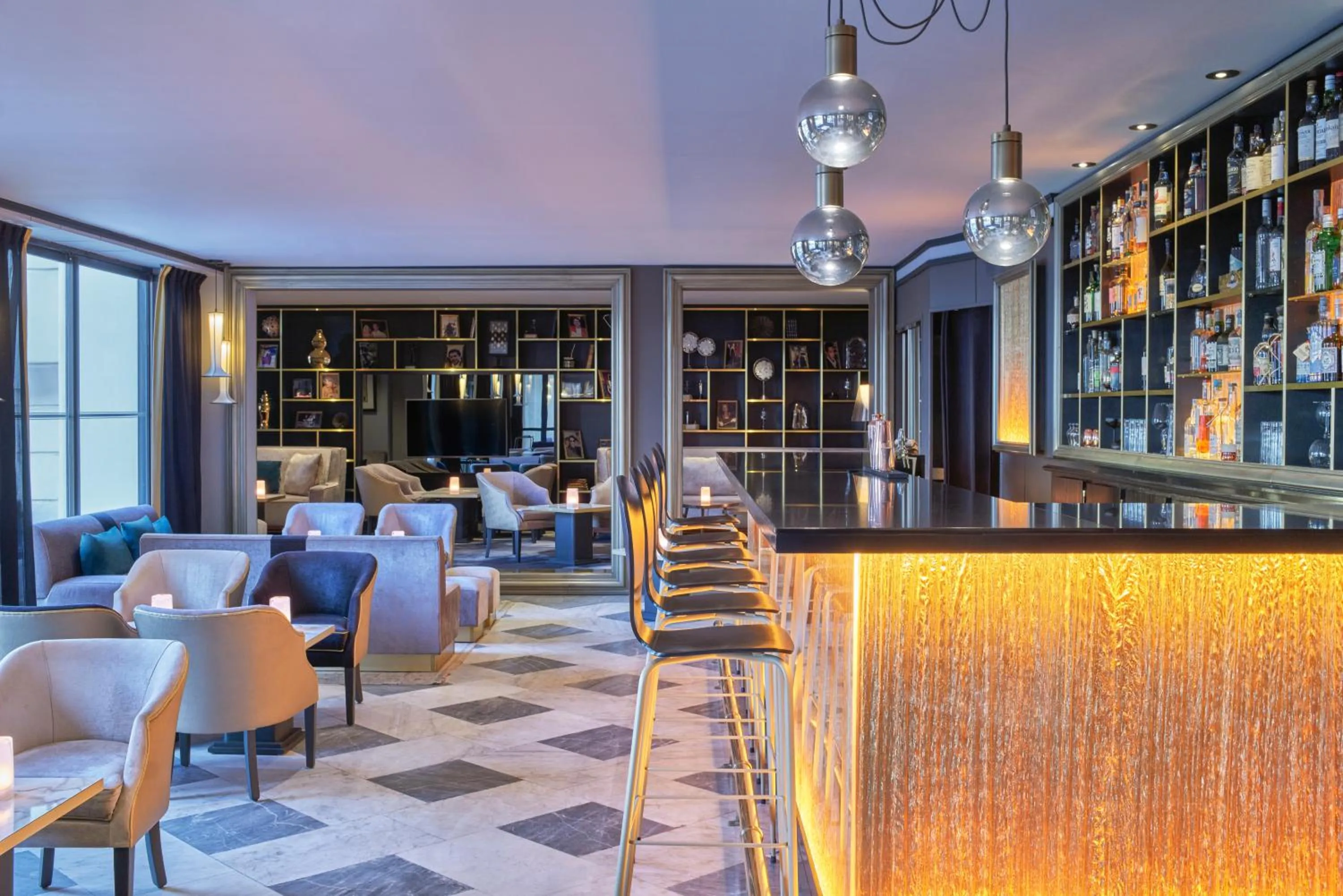 Lounge or bar in Hôtel Barrière L'Hermitage