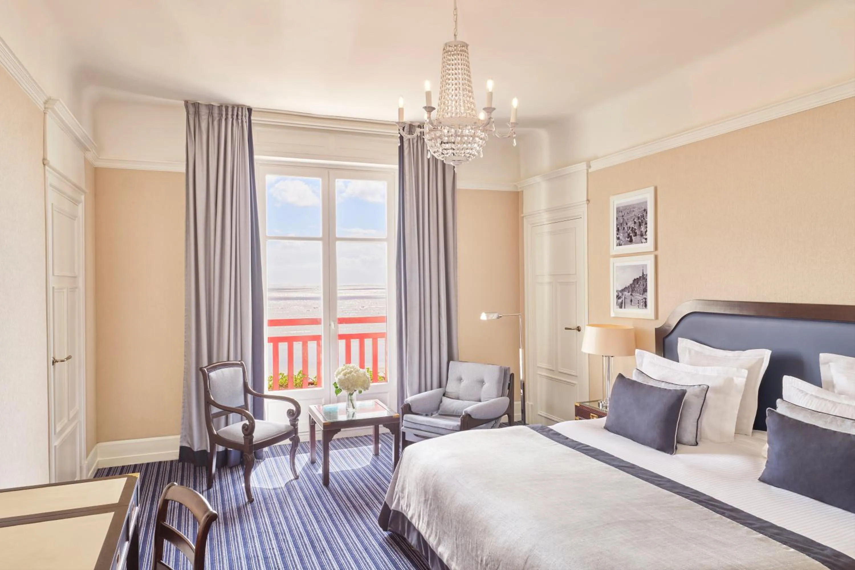 Photo of the whole room, Bed in Hôtel Barrière L'Hermitage