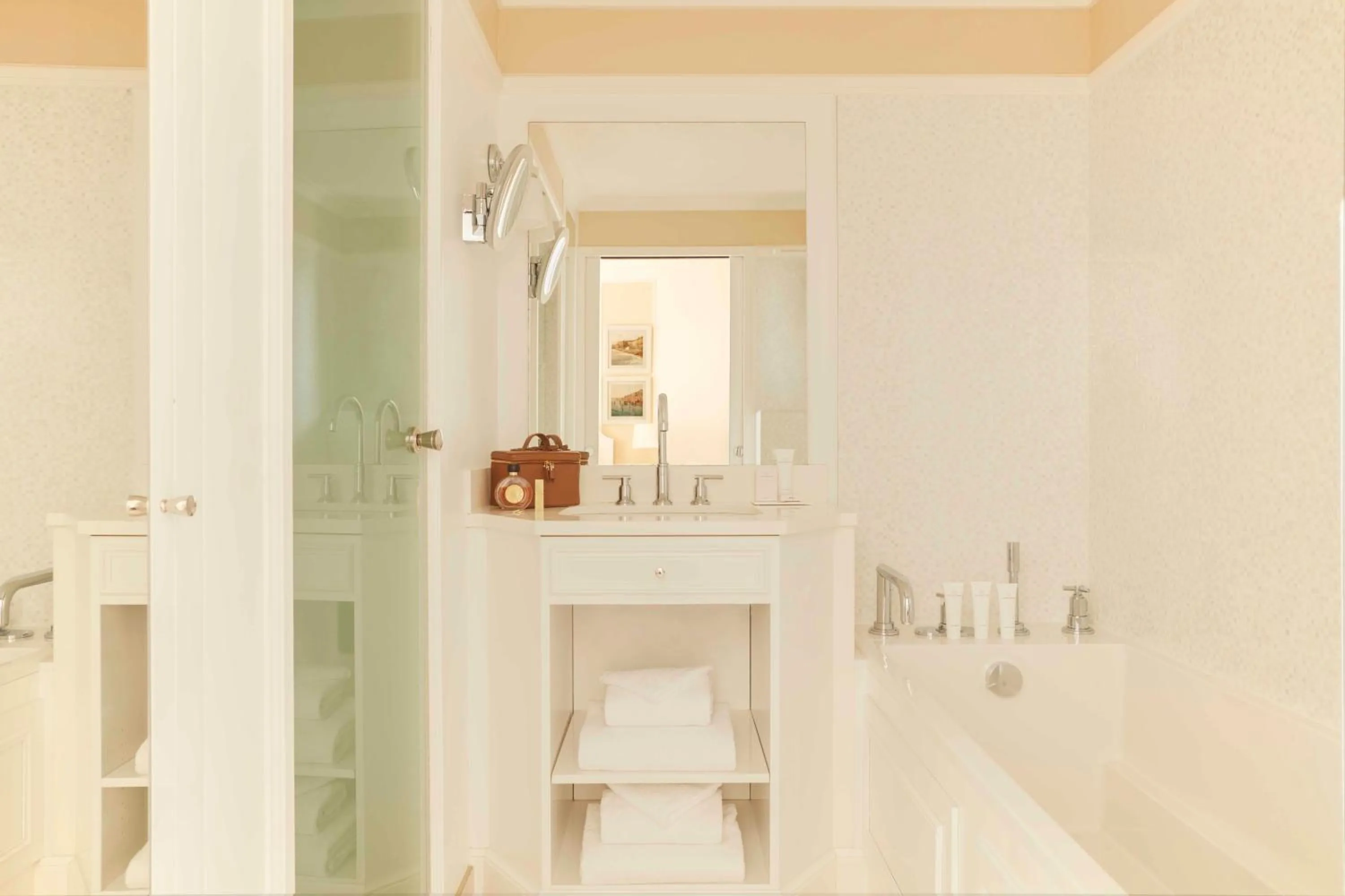 Bathroom in Hôtel Barrière L'Hermitage