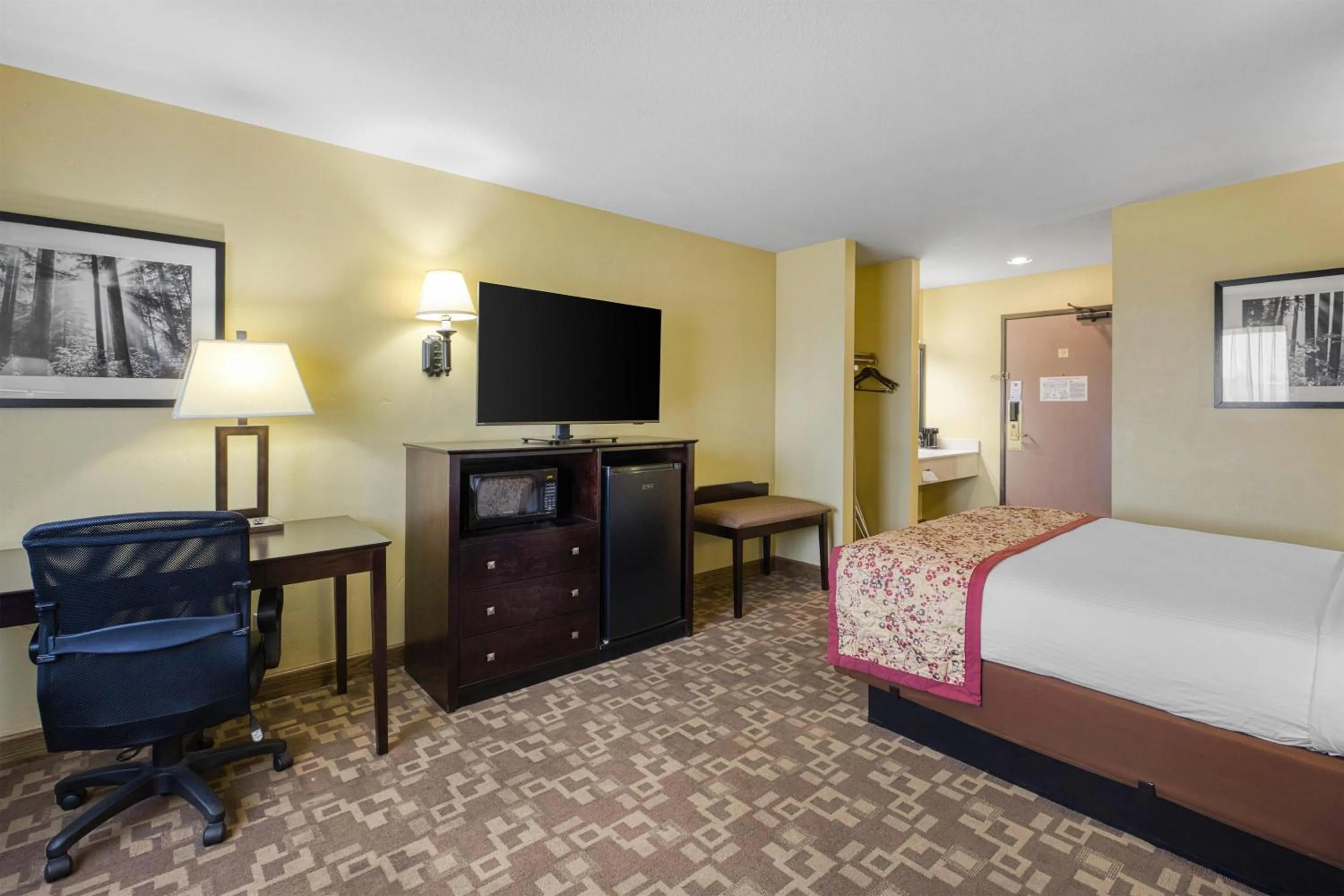 Bedroom, Bed in Best Western Blackfoot Inn