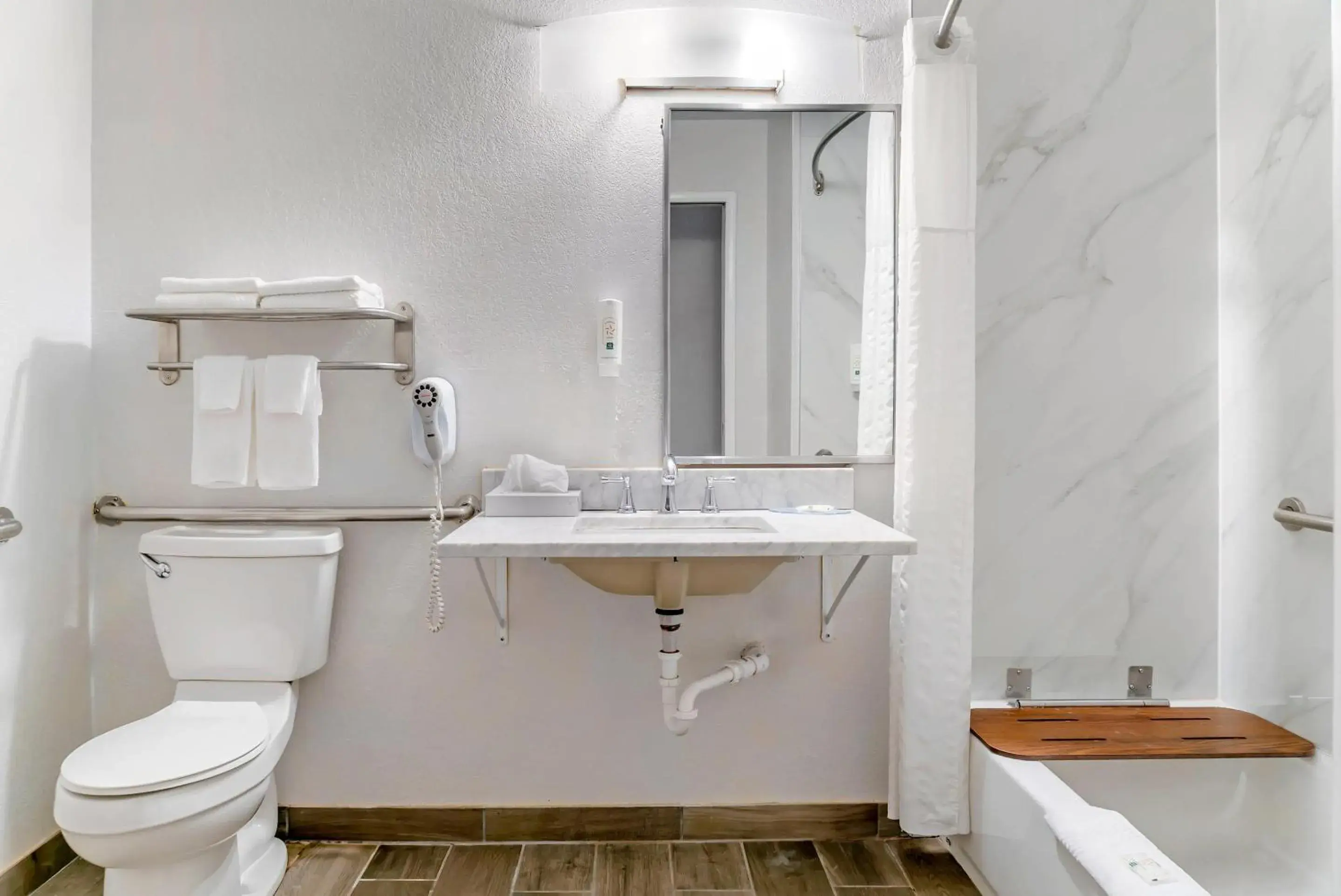 Bedroom in Quality Inn Grand Rapids South-Byron Center Bedroom in Quality Inn Grand Rapids South-Byron Center