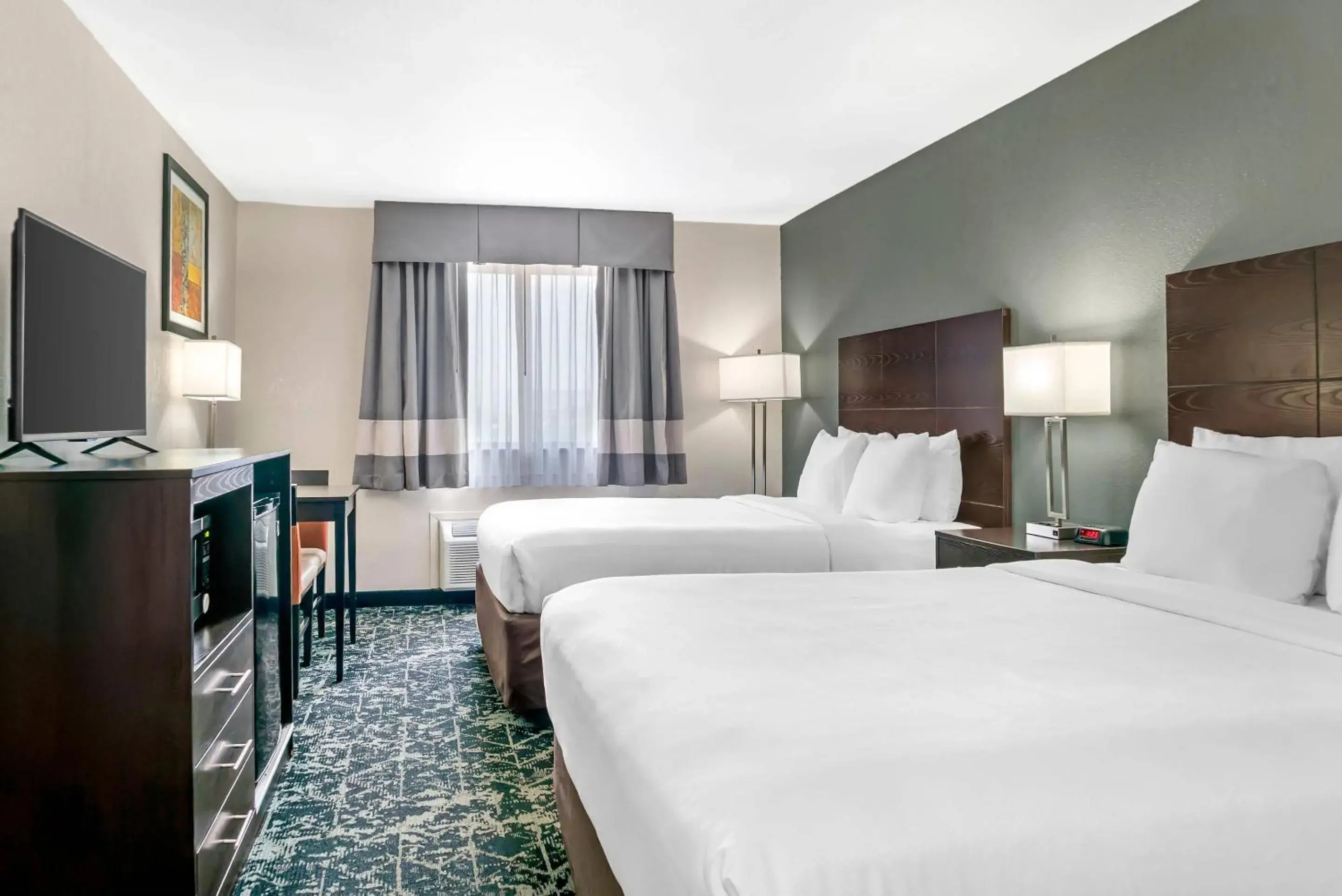 Bedroom, Bed in Quality Inn Grand Rapids South-Byron Center Bedroom, Bed in Quality Inn Grand Rapids South-Byron Center