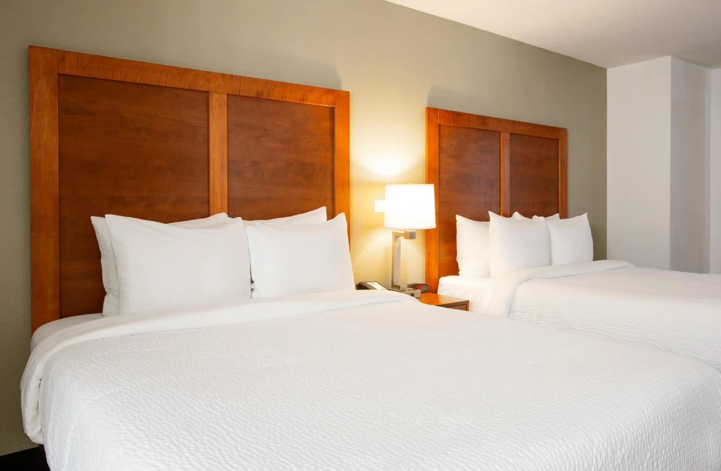 Bedroom, Bed in The Hotel Serene Glendale Peoria, Surestay Collection by Best Western Bedroom, Bed in The Hotel Serene Glendale Peoria, Surestay Collection by Best Western