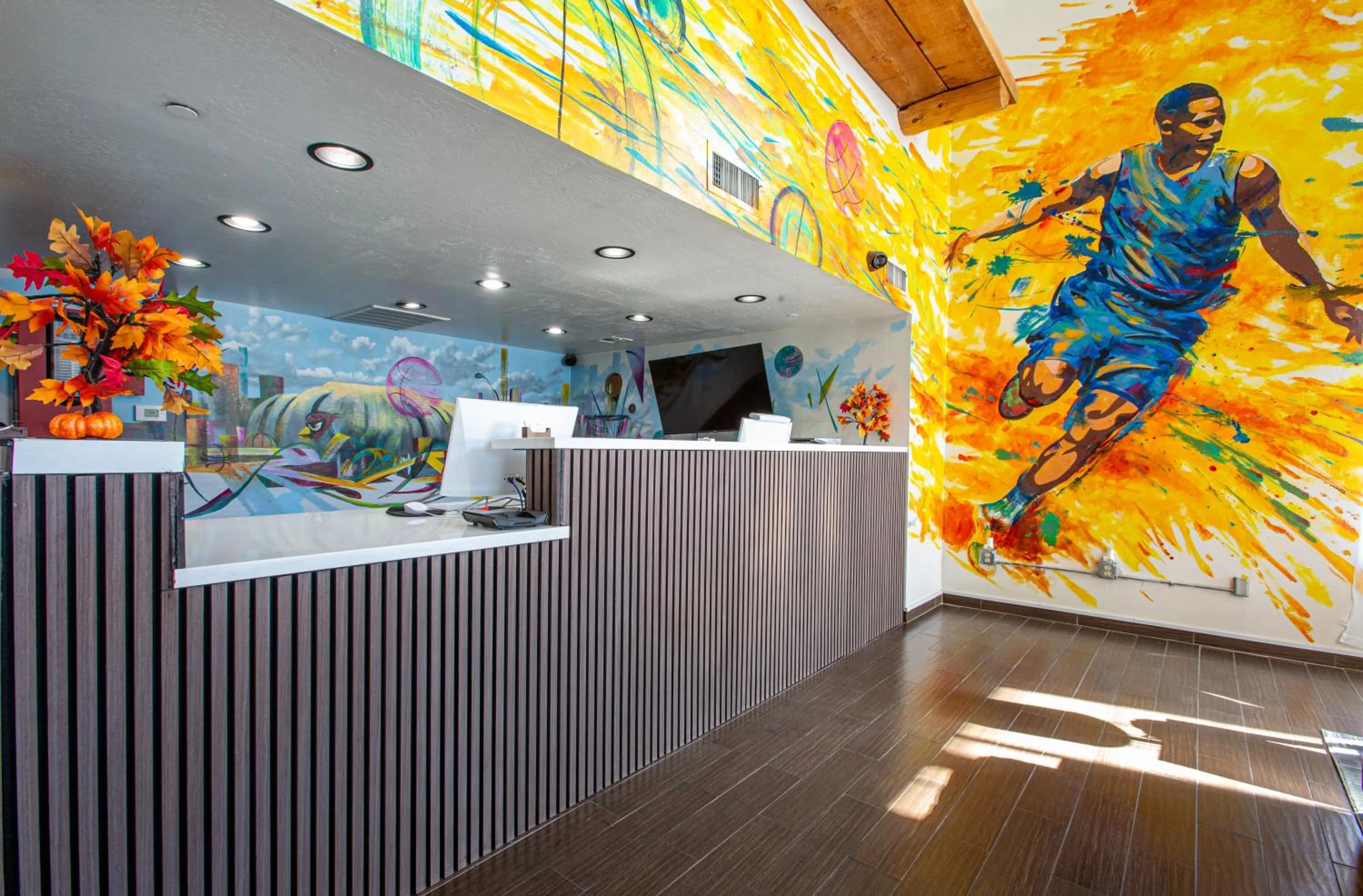 Lobby or reception in The Hotel Serene Glendale Peoria, Surestay Collection by Best Western