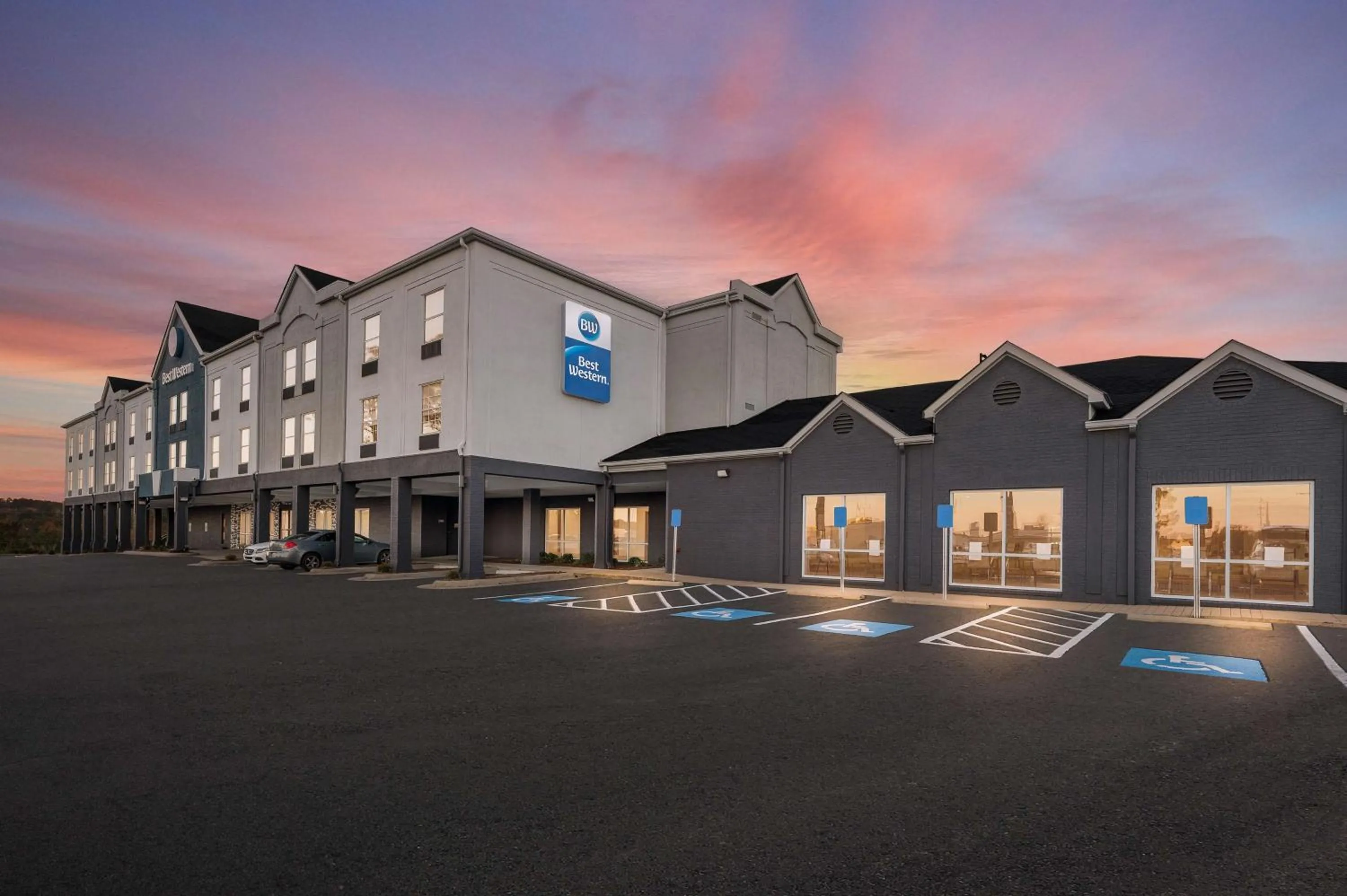 Property building in Best Western Shackleford
