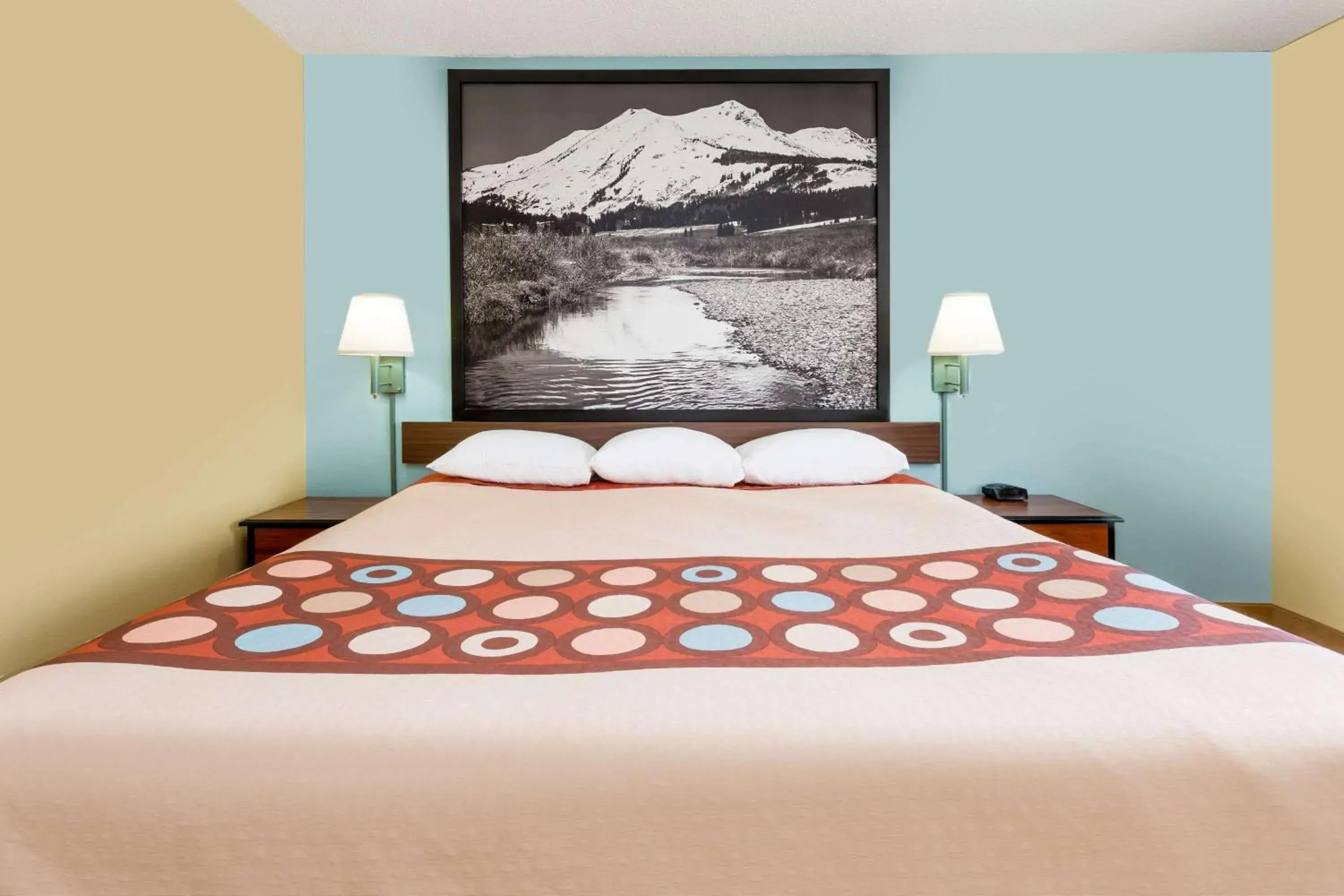 Photo of the whole room, Bed in Super 8 by Wyndham Dillon/Breckenridge Area Photo of the whole room, Bed in Super 8 by Wyndham Dillon/Breckenridge Area