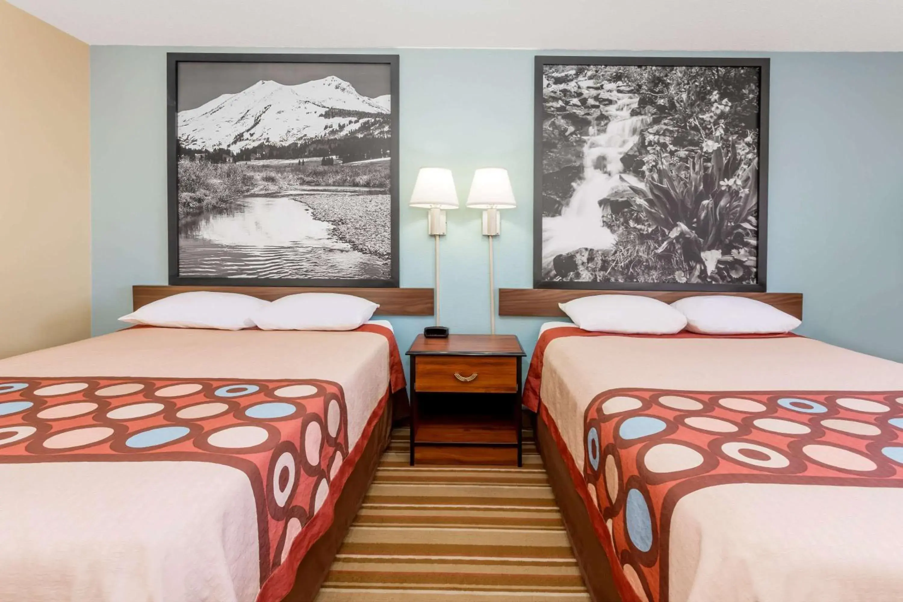 Photo of the whole room, Bed in Super 8 by Wyndham Dillon/Breckenridge Area Photo of the whole room, Bed in Super 8 by Wyndham Dillon/Breckenridge Area