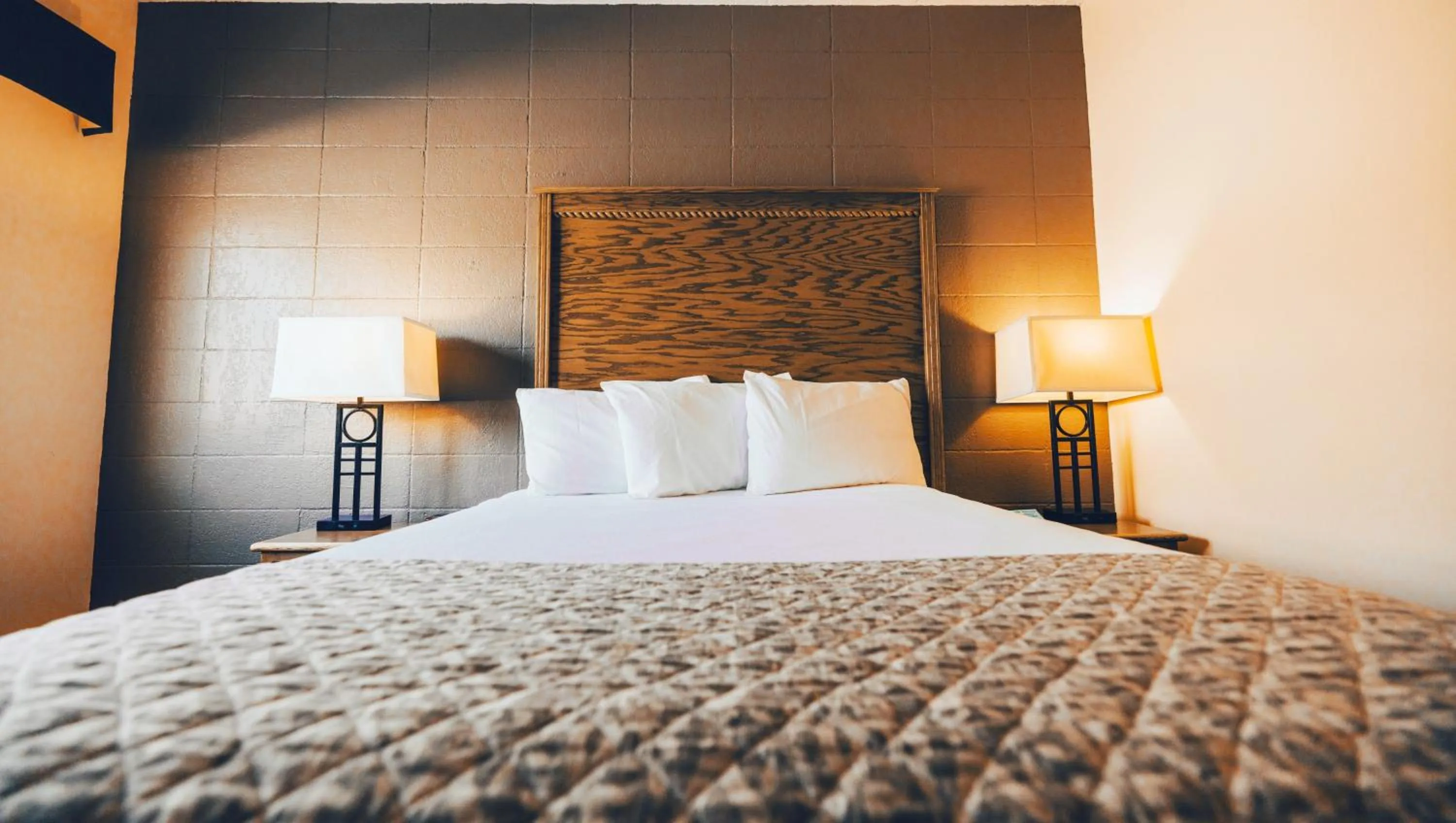 Bedroom in Wrangler Inn Mobridge