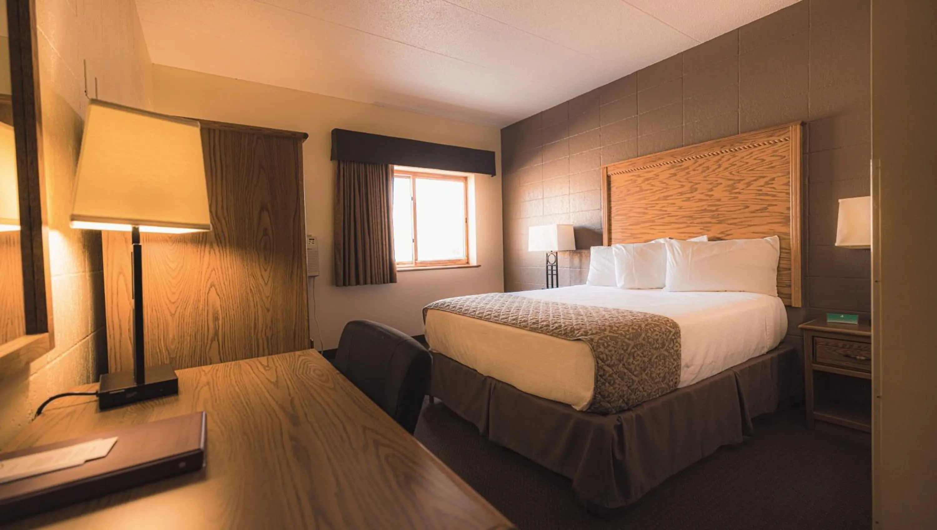 Bedroom in Wrangler Inn Mobridge