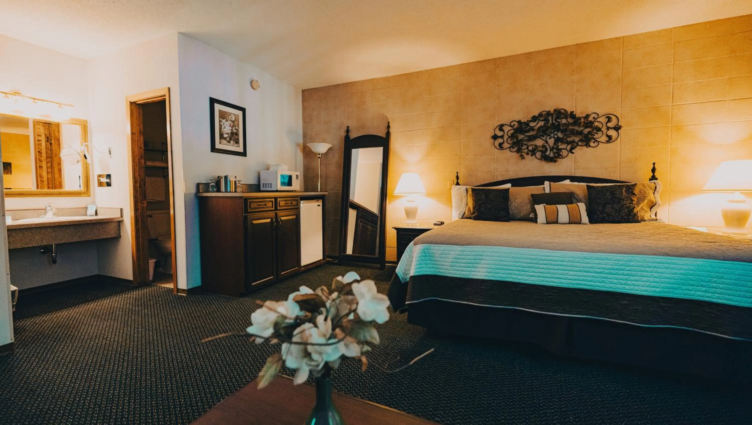 Bedroom in Wrangler Inn Mobridge