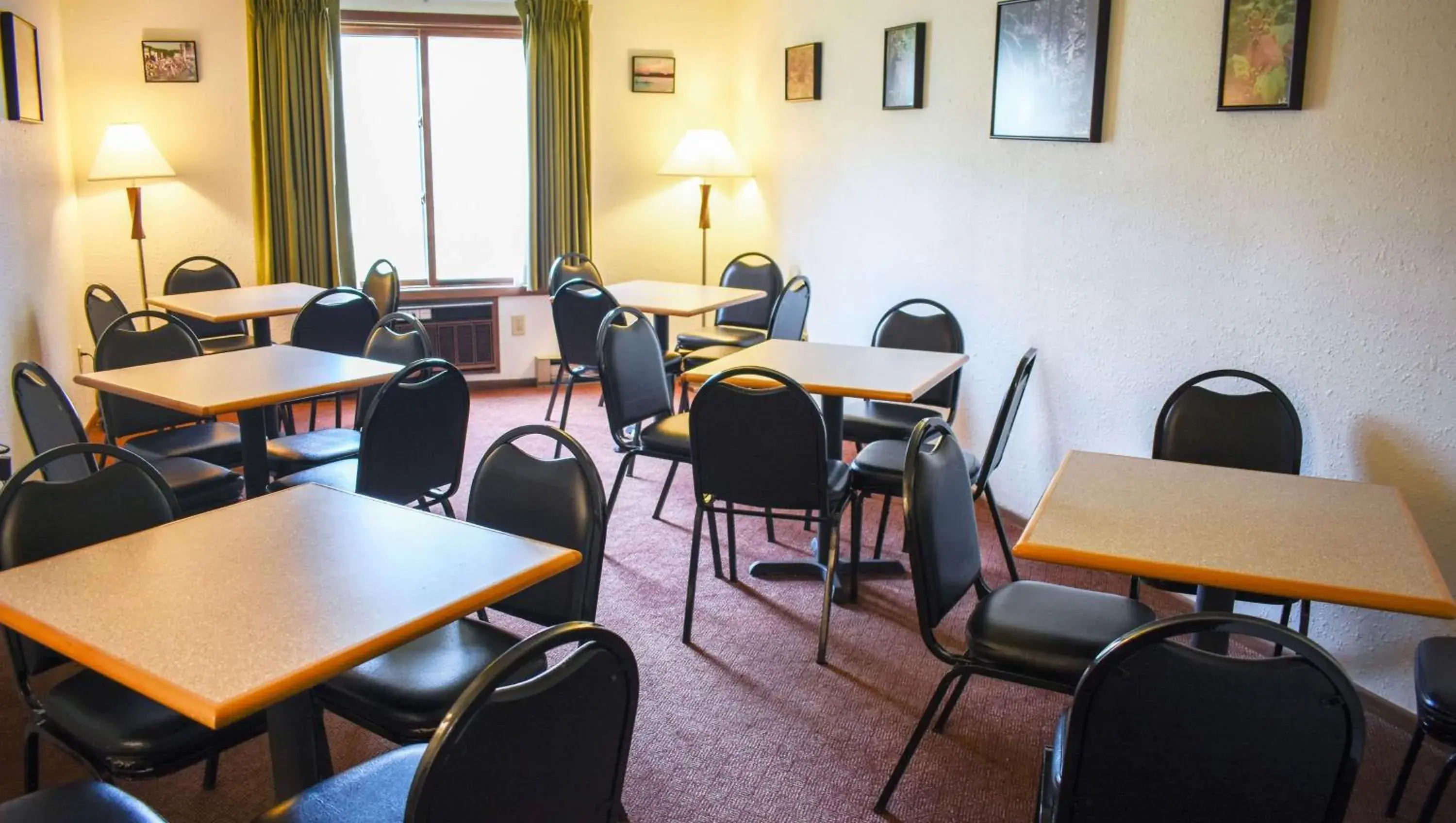 Lobby or reception in Magnuson Hotel Country Inn Lobby or reception in Magnuson Hotel Country Inn