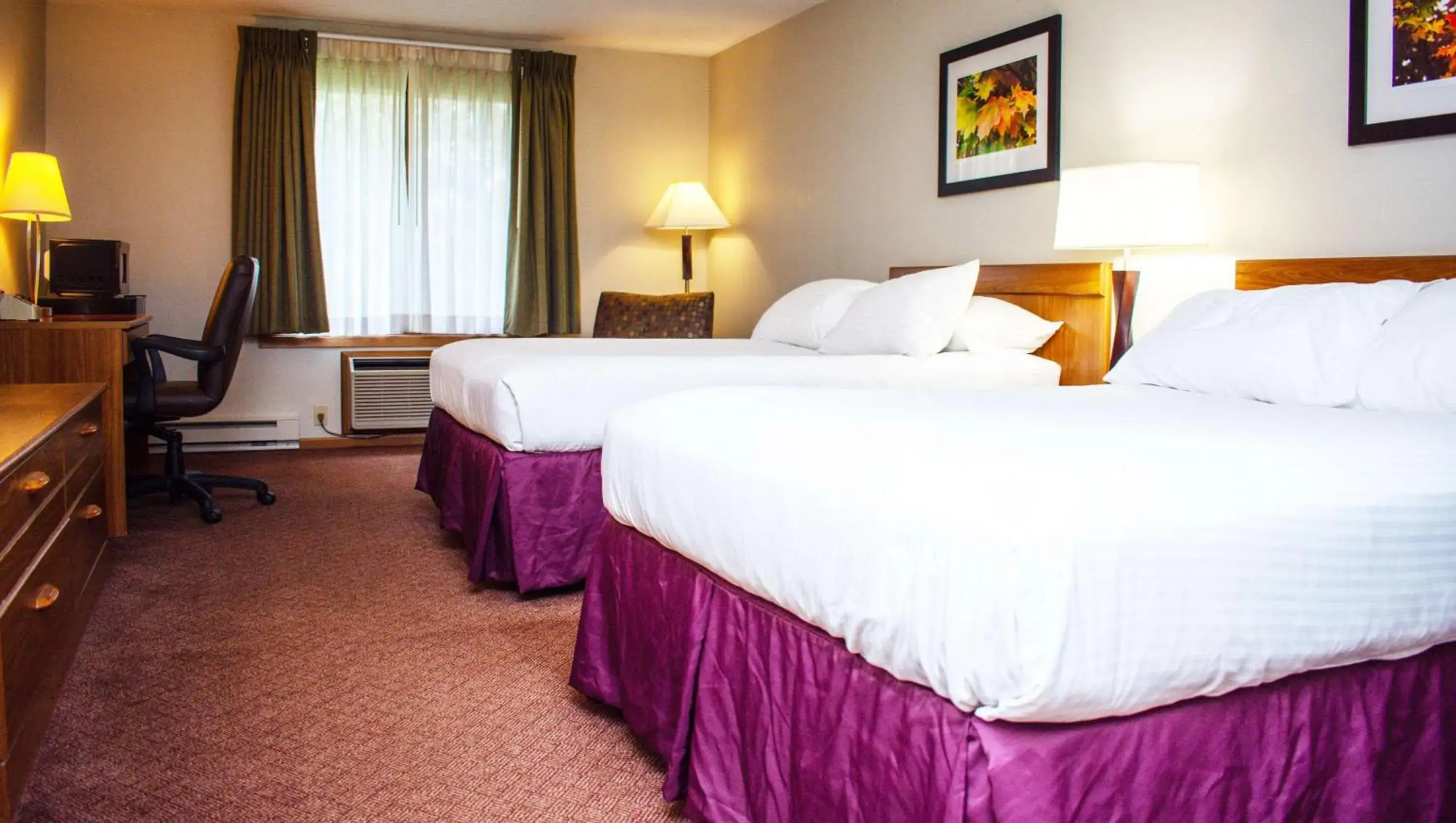 Two Double Beds, Non-Smoking (Non Pet-Friendly) in Magnuson Hotel Country Inn Two Double Beds, Non-Smoking (Non Pet-Friendly) in Magnuson Hotel Country Inn