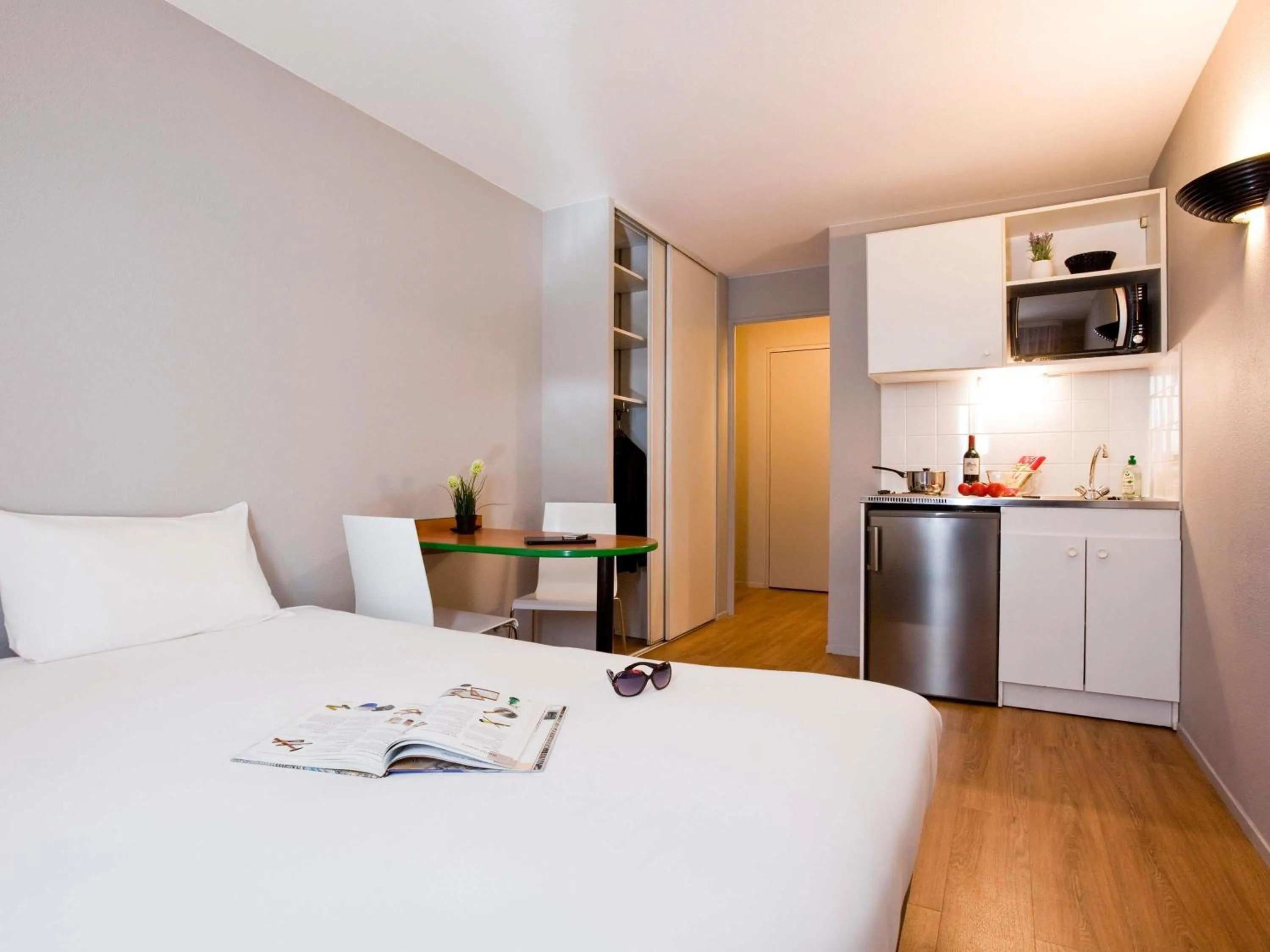 Bedroom, Bed in Aparthotel Adagio Access Paris Maisons-Alfort