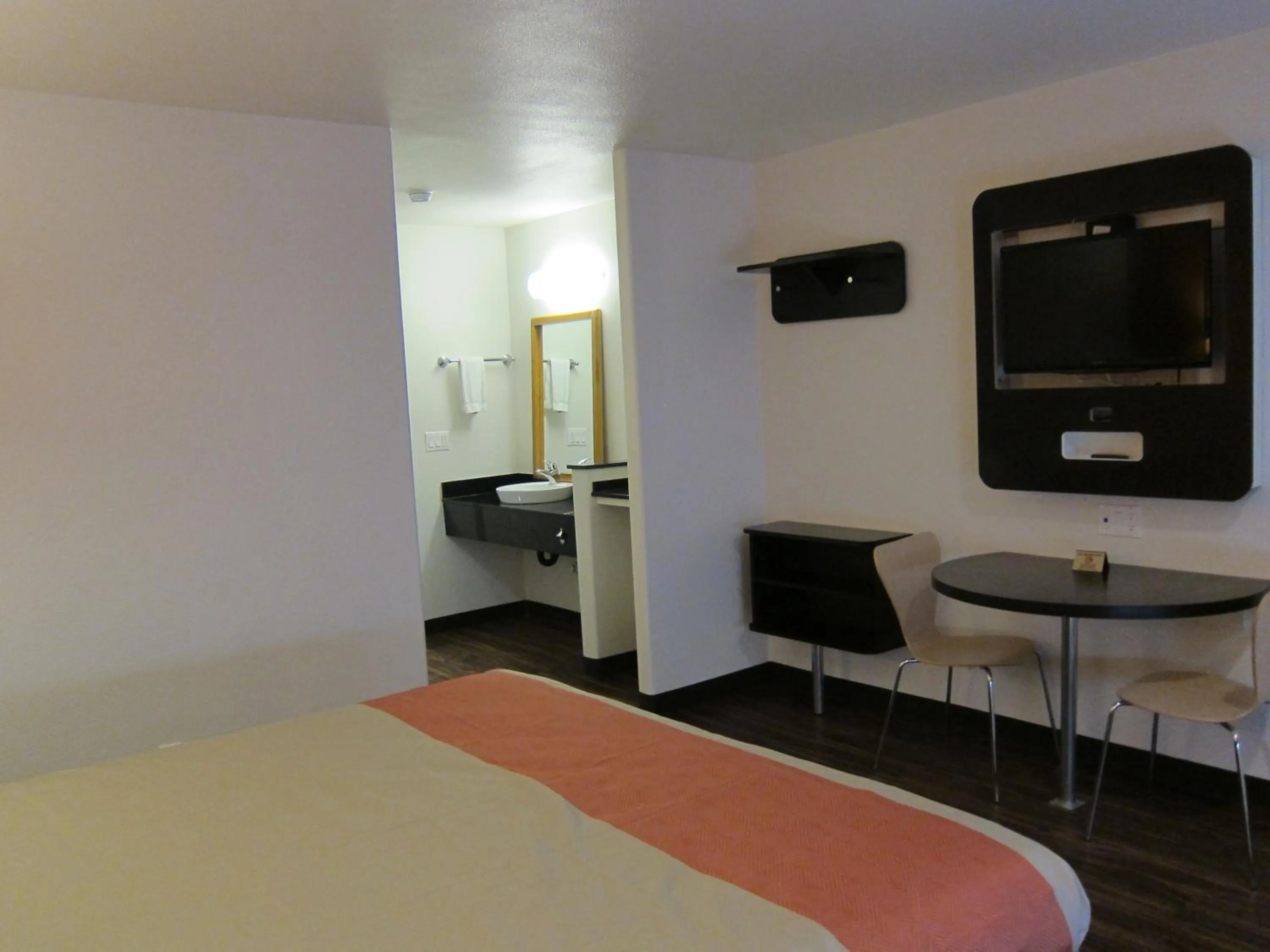 Bed in Motel 6-Oceanside, CA, Marina