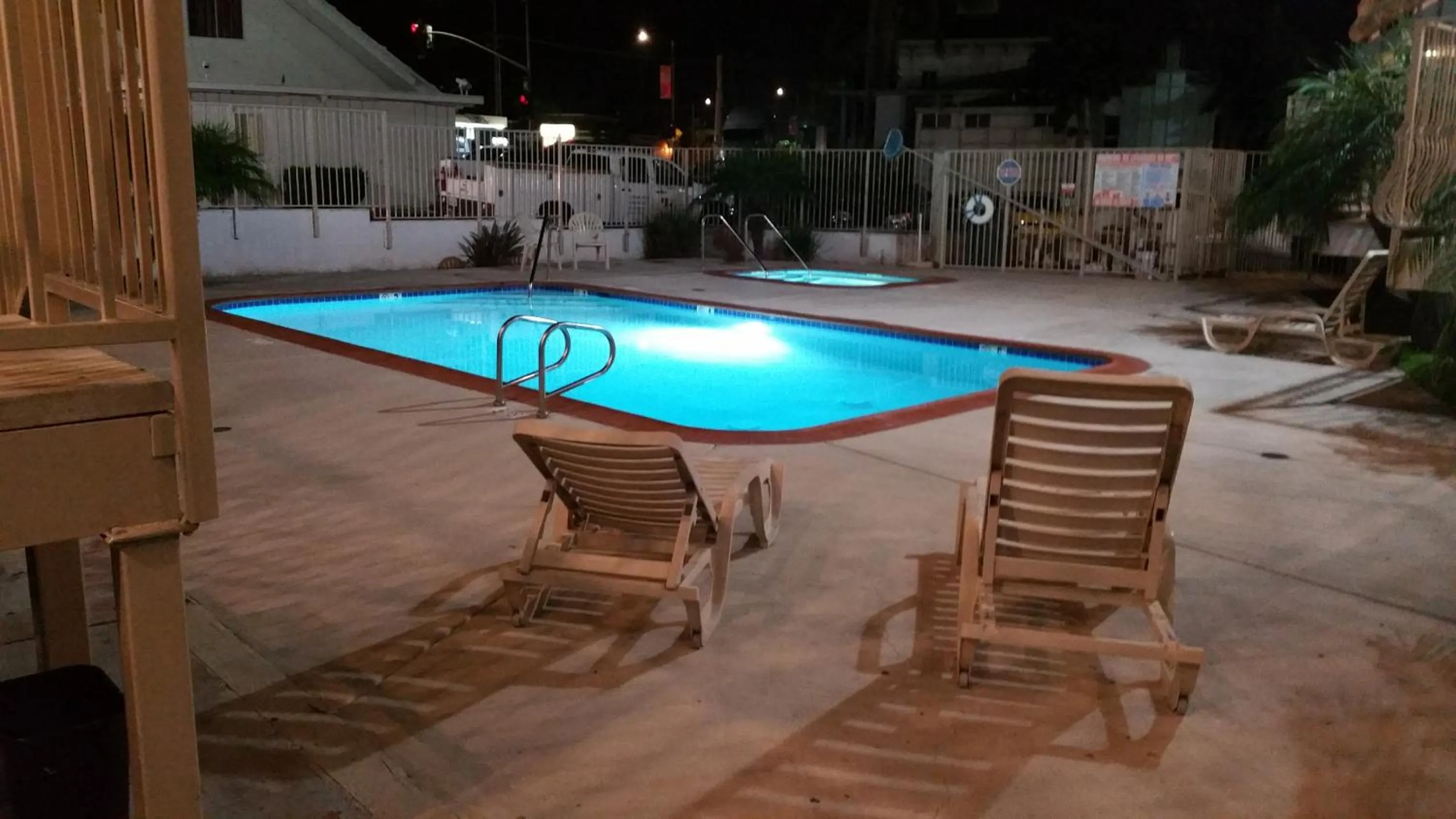 Swimming pool in Motel 6-Oceanside, CA, Marina
