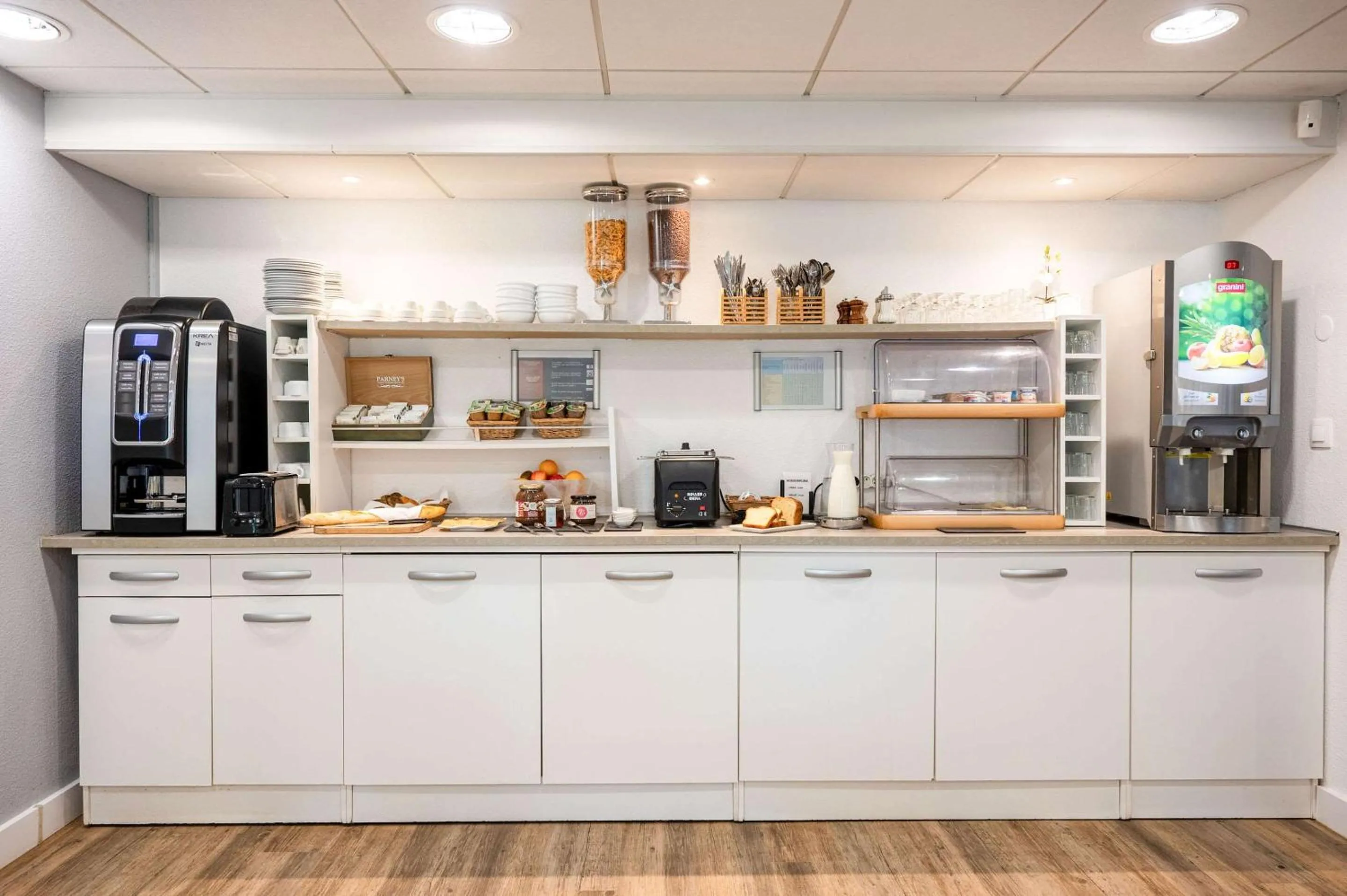 Breakfast in Comfort Aparthotel Besancon La City