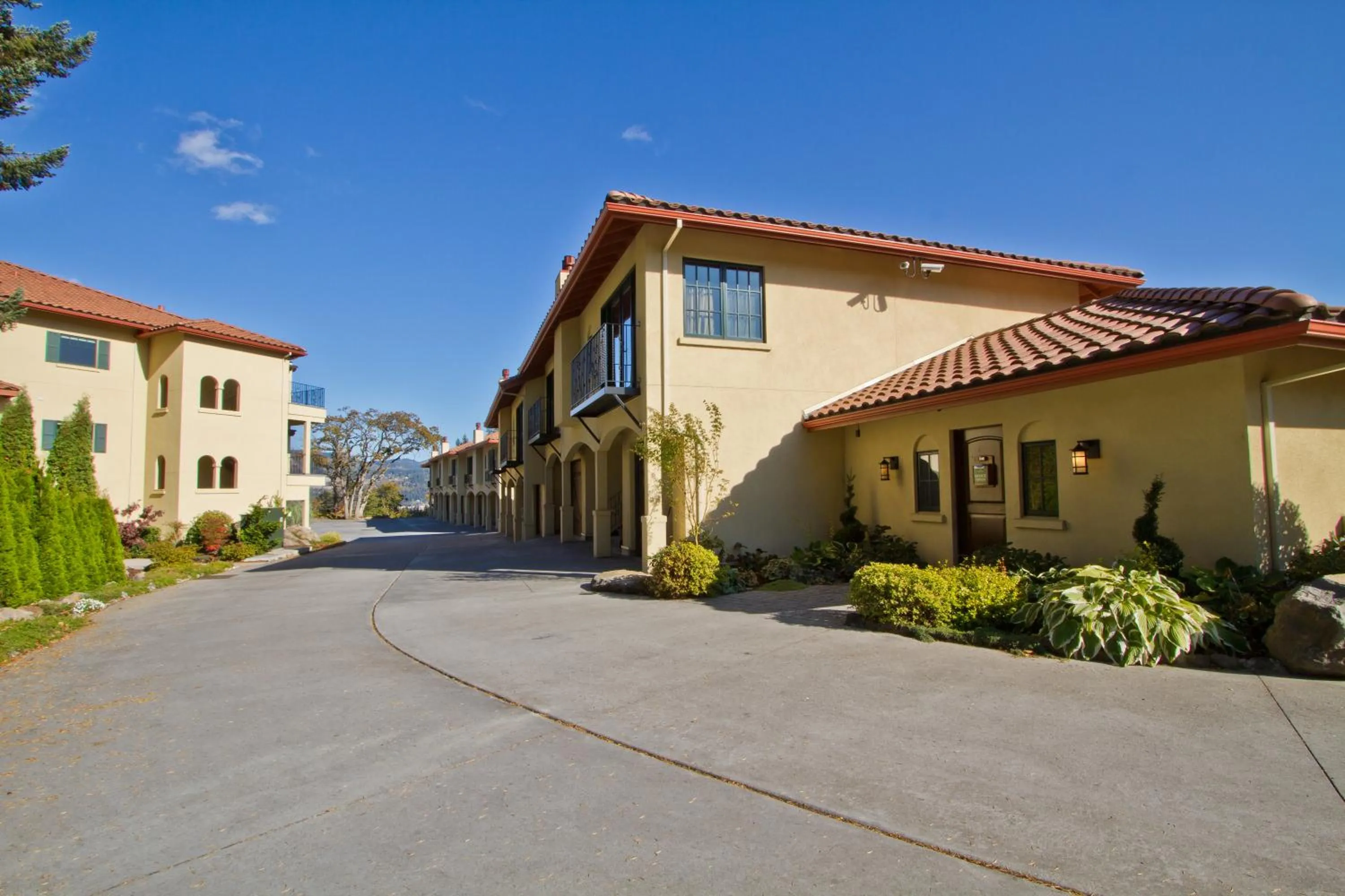 Facade/entrance in Columbia Cliff Villas