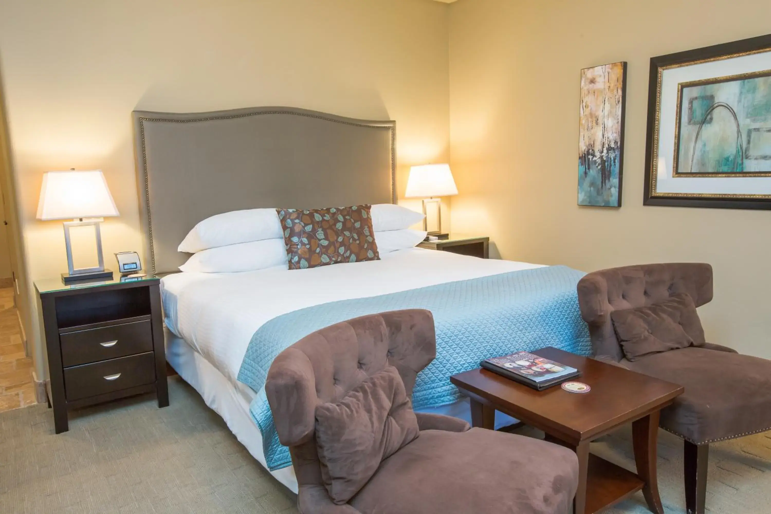 Bed in Columbia Cliff Villas Bed in Columbia Cliff Villas