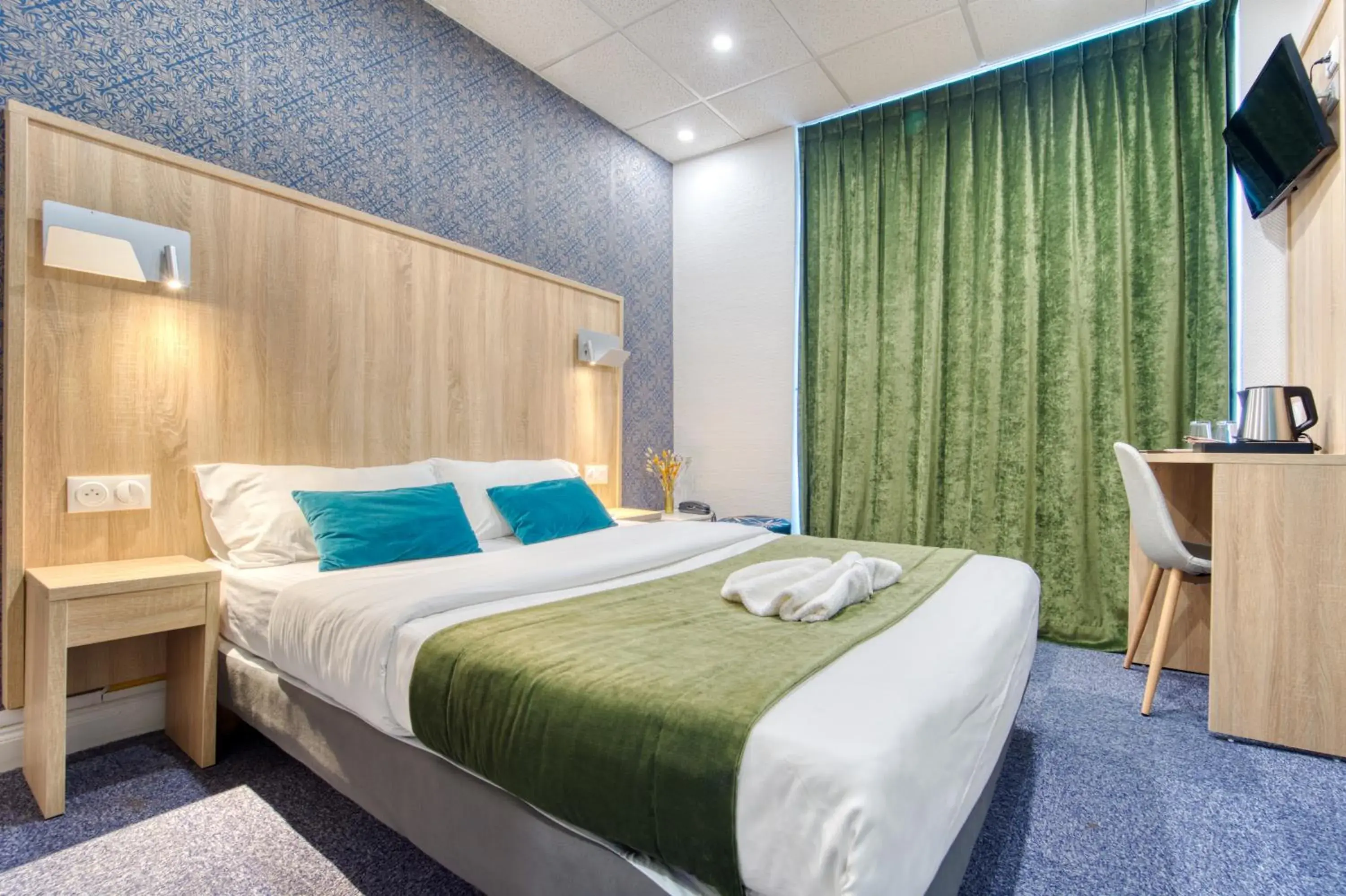 Standard Double Room in Hôtel Escurial - Centre Gare Standard Double Room in Hôtel Escurial - Centre Gare