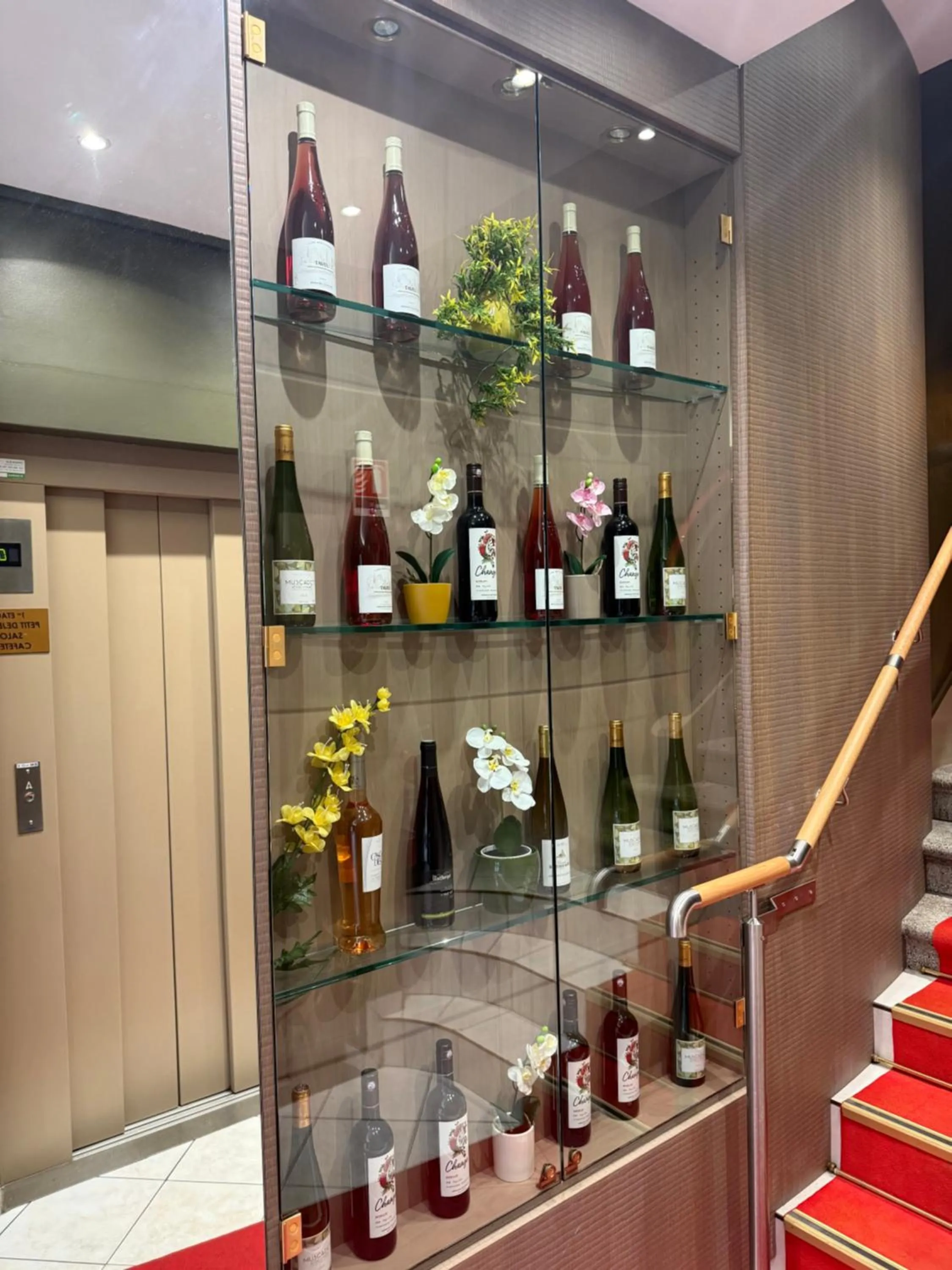 Property building in Hôtel Escurial - Centre Gare