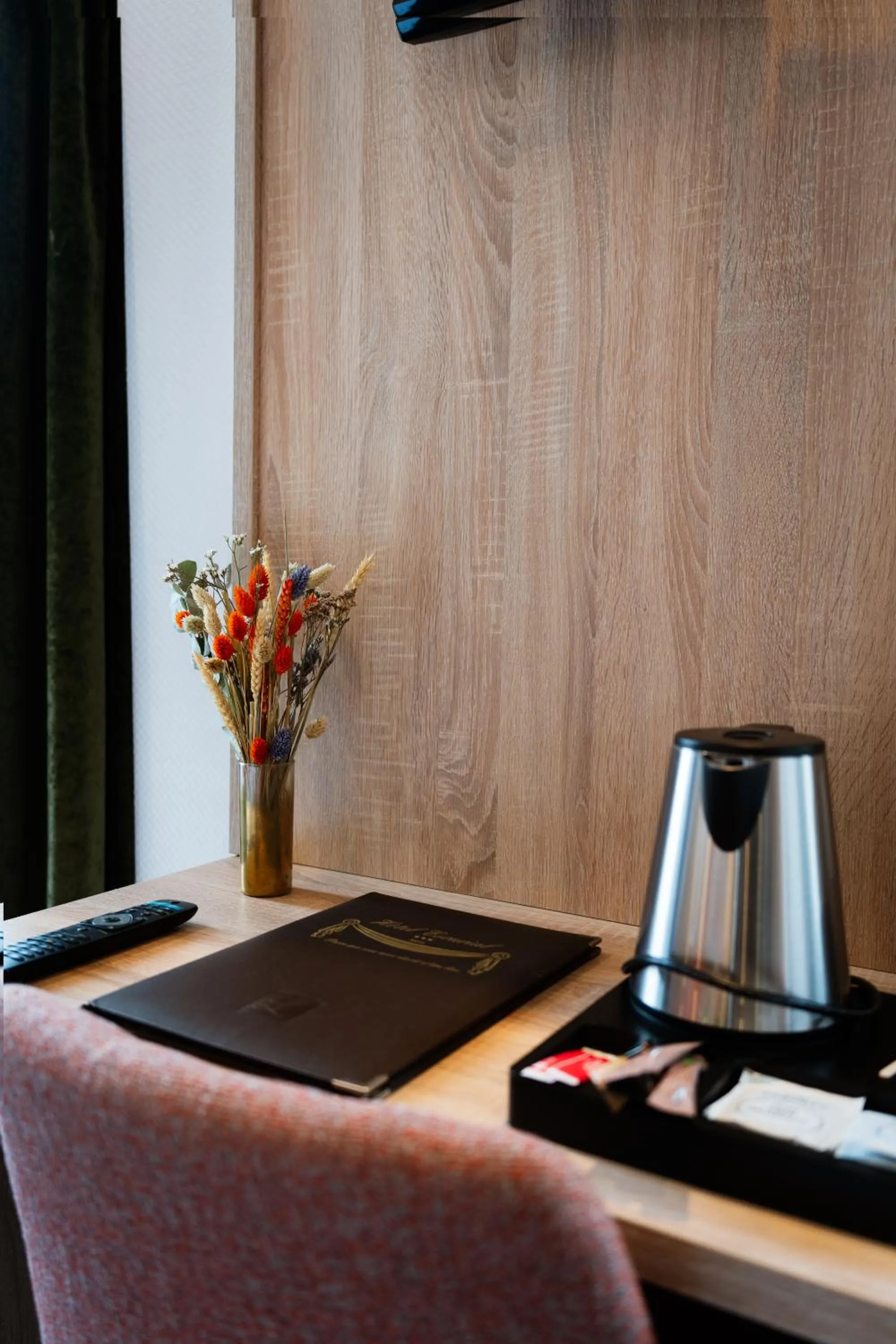 Coffee/tea facilities in Hôtel Escurial - Centre Gare