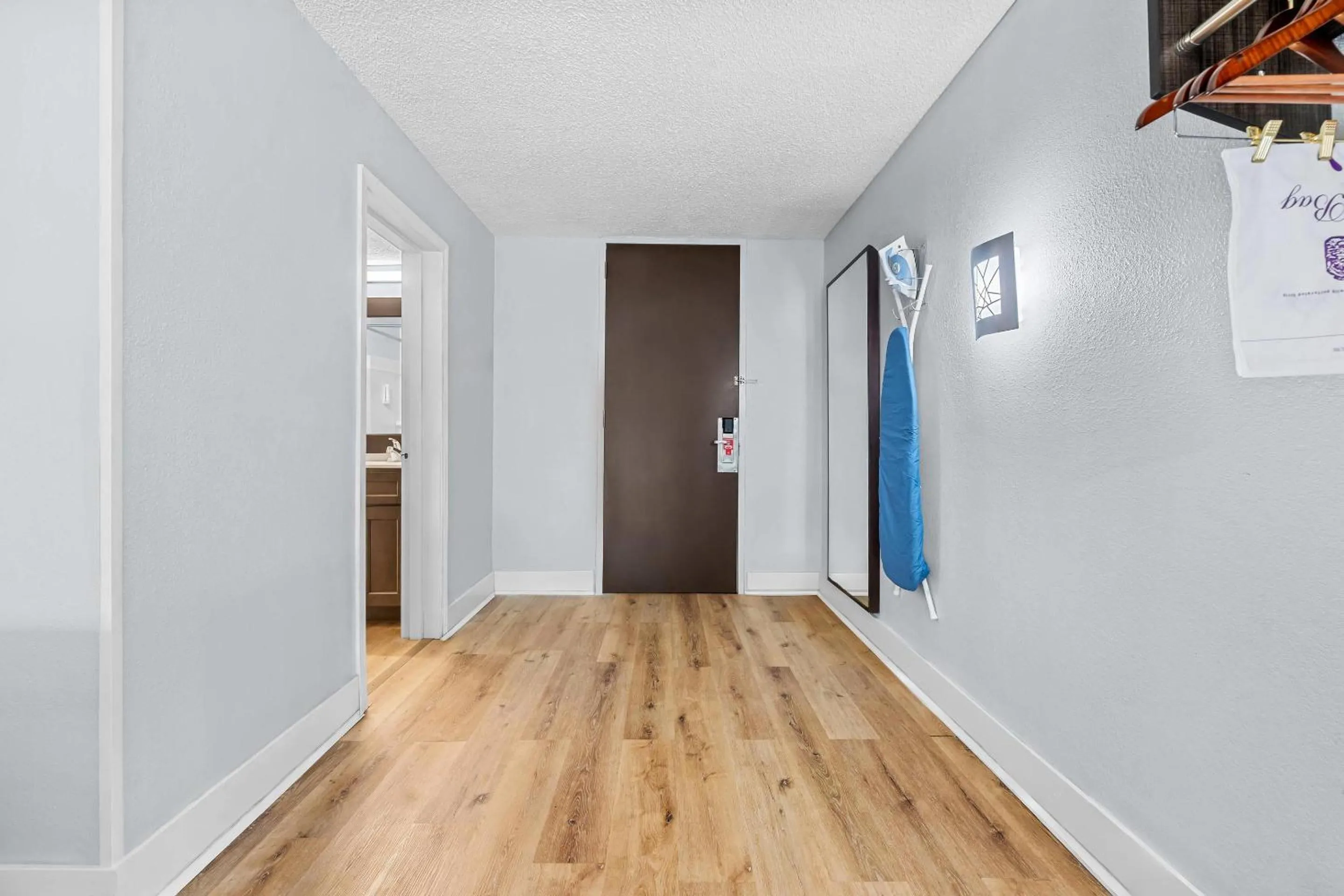 Bedroom in Econo Lodge Montgomery South I-65