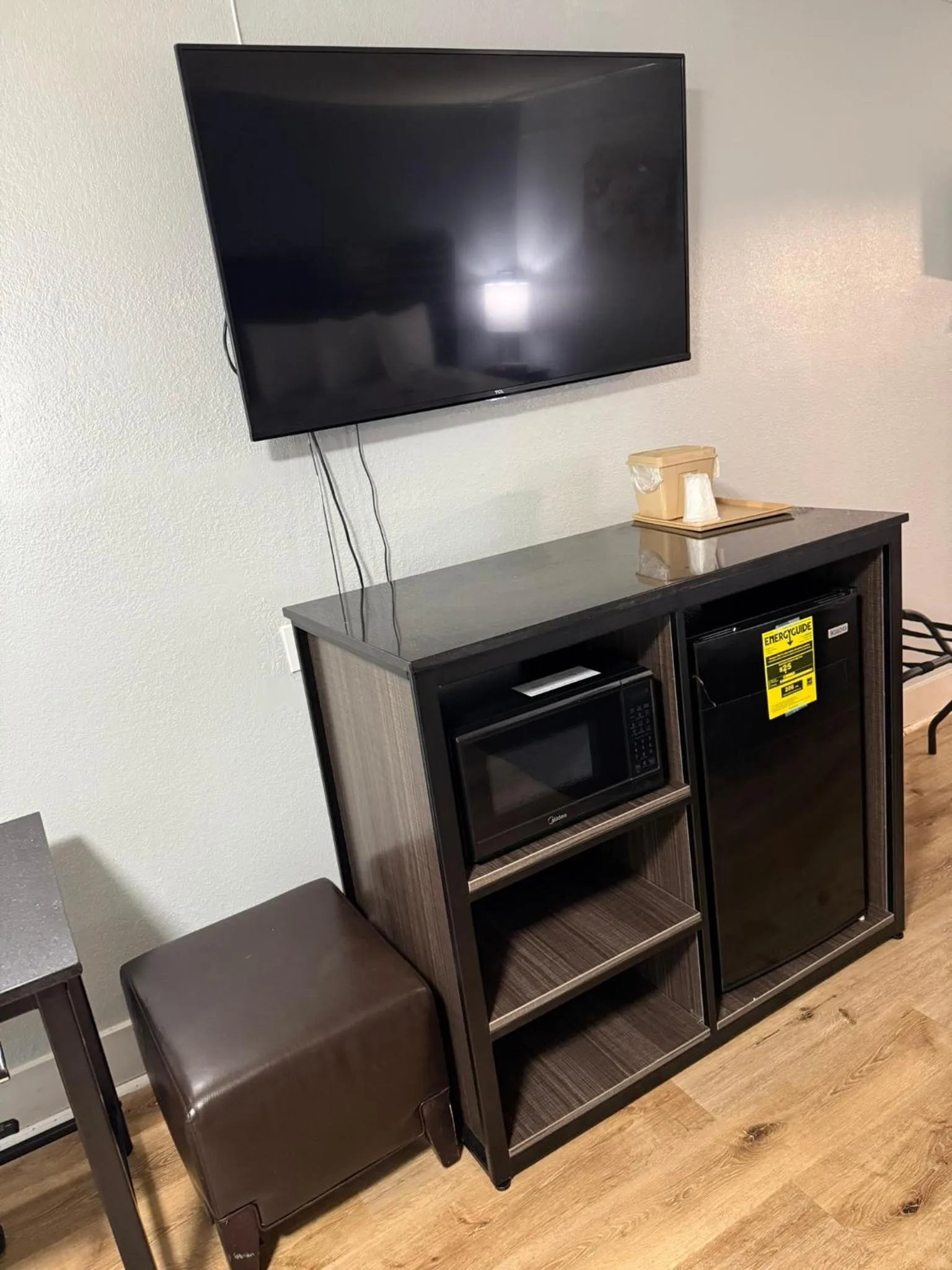 TV and multimedia in Econo Lodge Montgomery South I-65