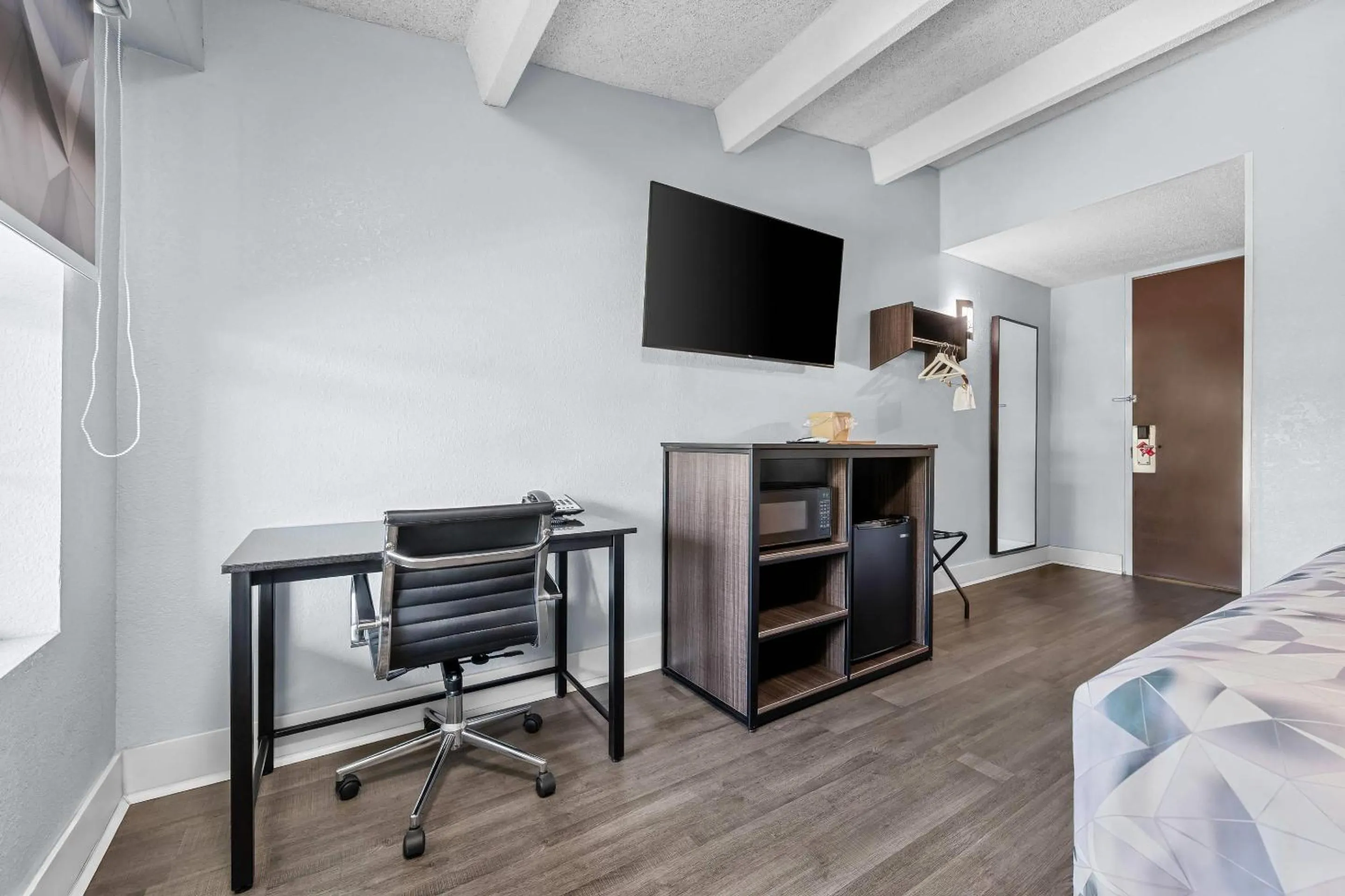 Bedroom, Bed in Econo Lodge Montgomery South I-65