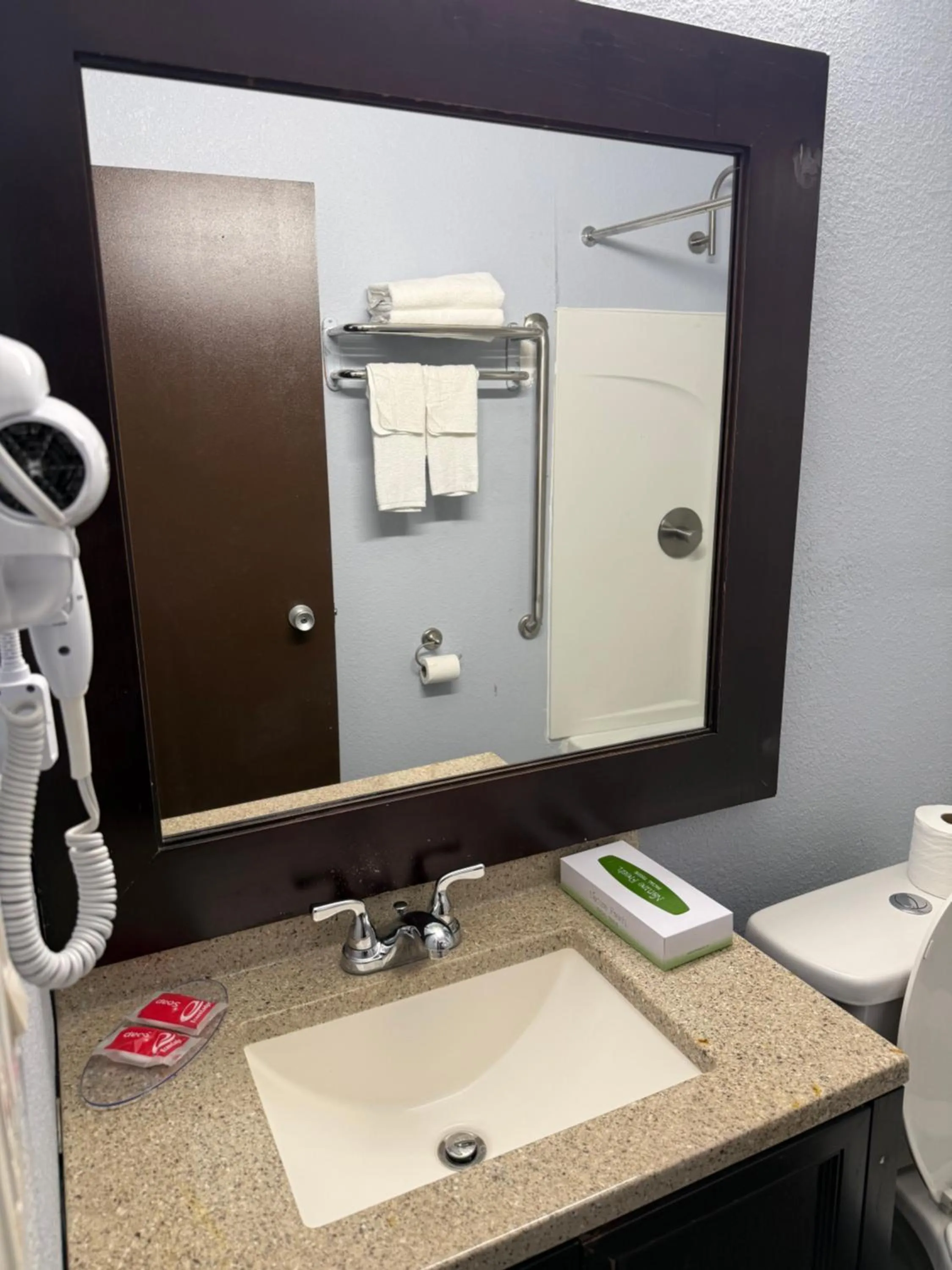 Bathroom in Econo Lodge Montgomery South I-65