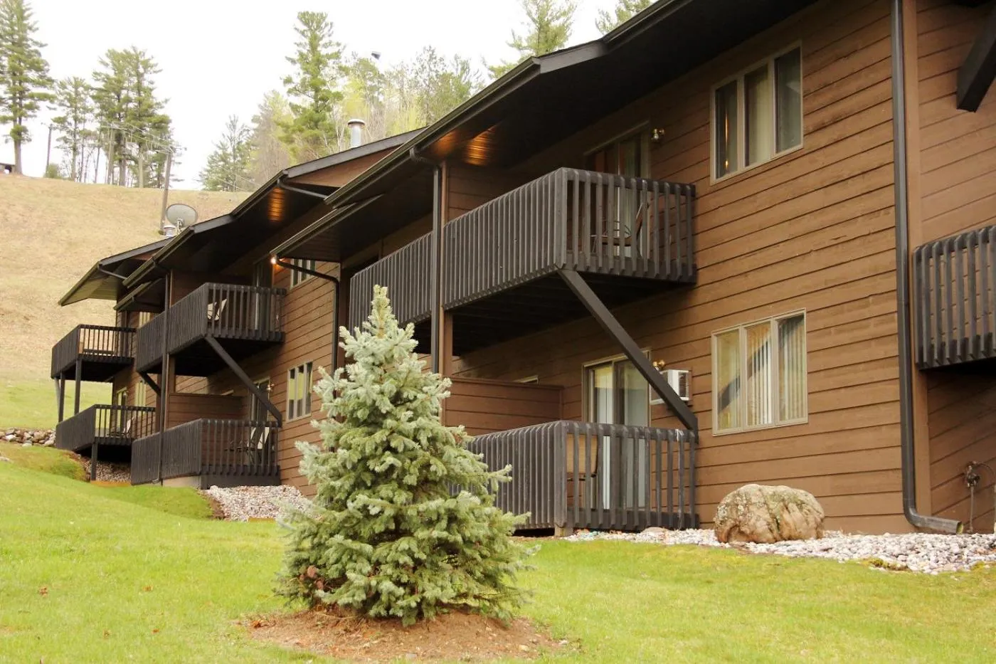 Property building in Pine Mountain Resort