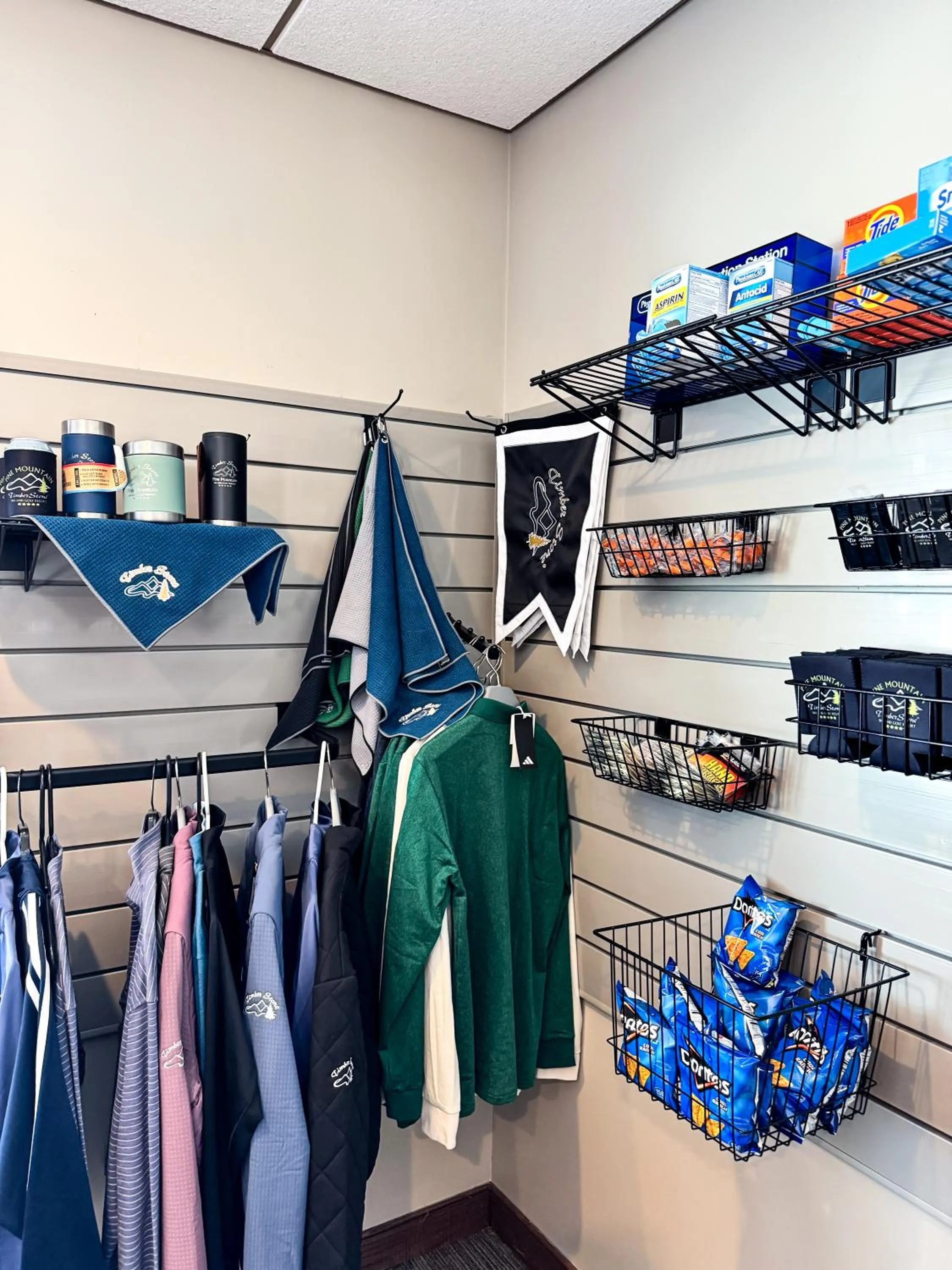 On-site shops in Pine Mountain Resort