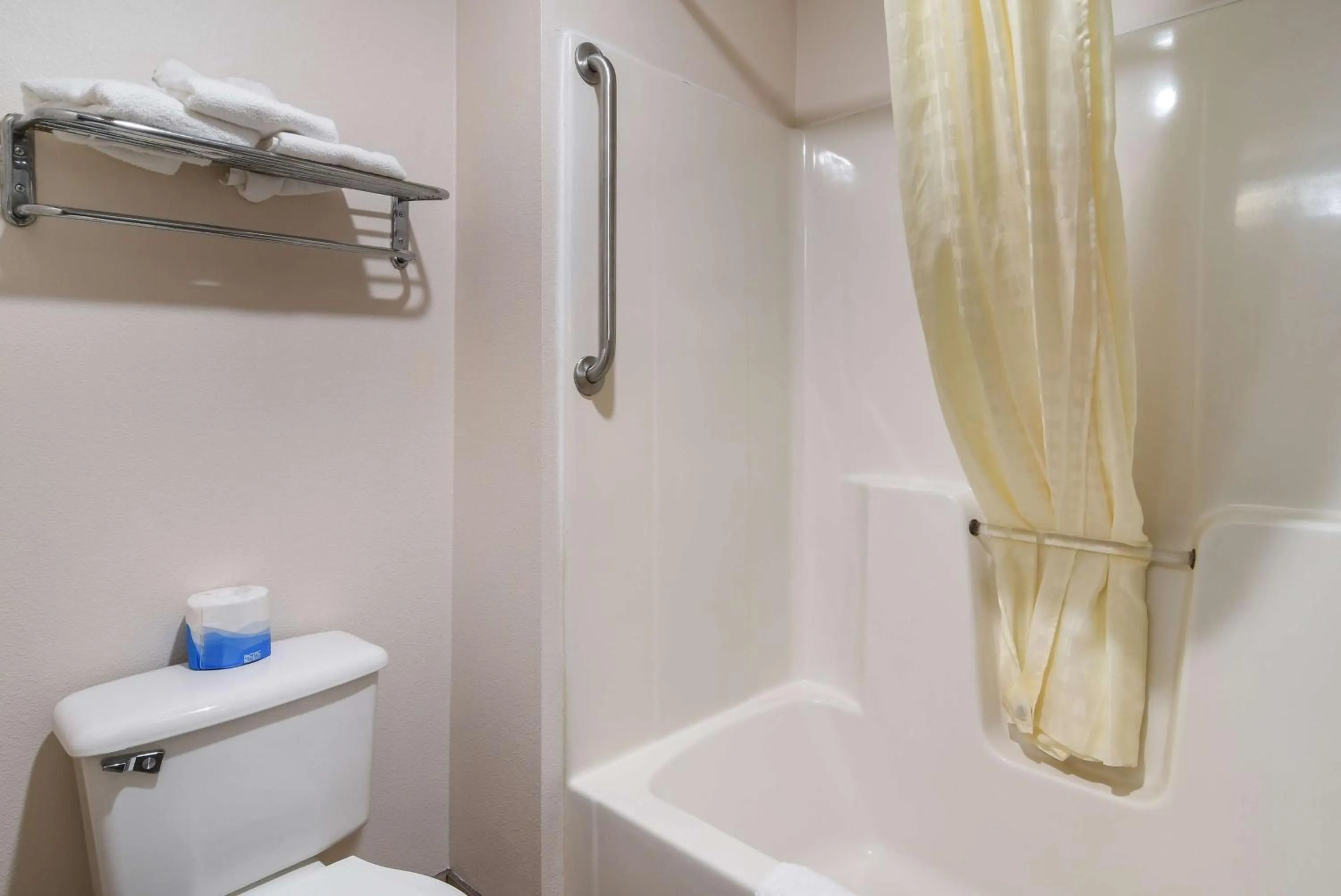 Bathroom in SureStay Plus Hotel by Best Western Tarboro