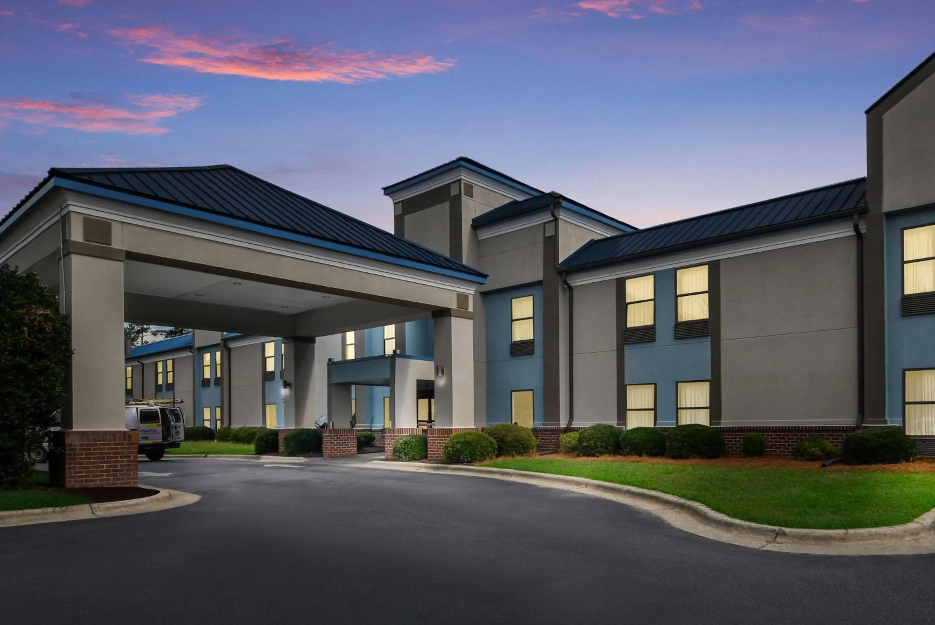 Property Building in SureStay Plus Hotel by Best Western Tarboro