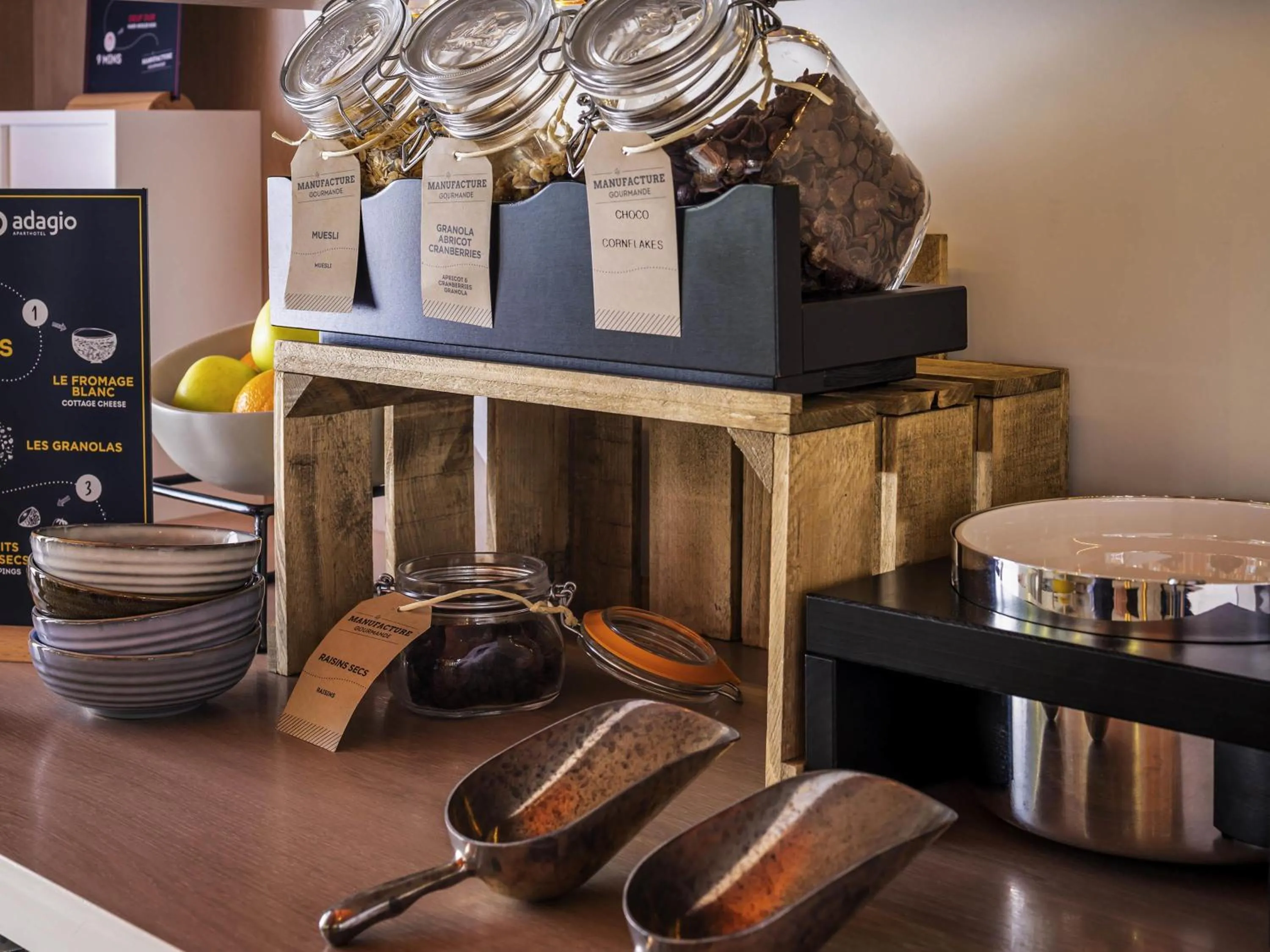 Breakfast in Aparthotel Adagio Access La Défense - Léonard De Vinci