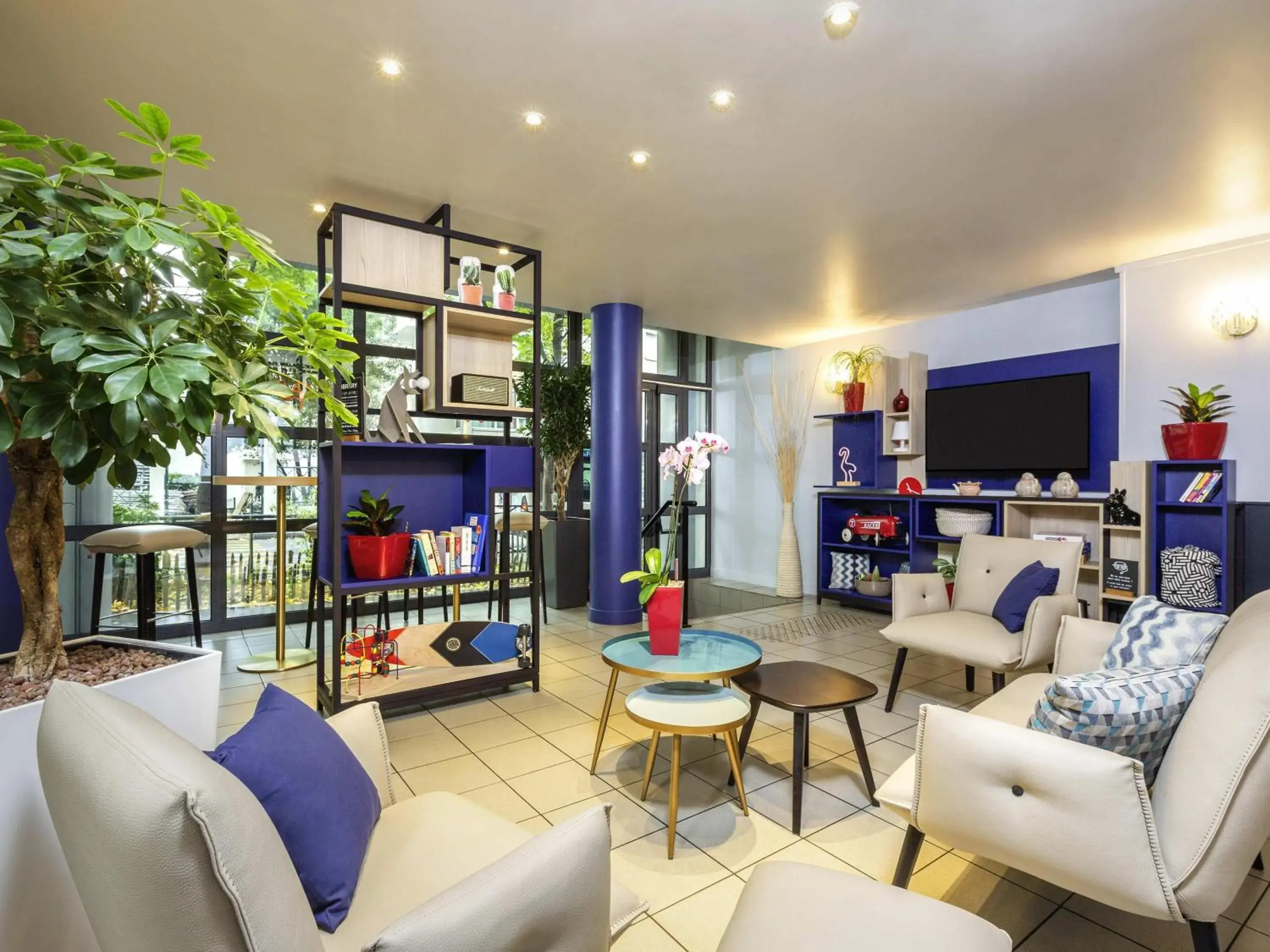 Property building in Aparthotel Adagio Access La Défense - Léonard De Vinci Property building in Aparthotel Adagio Access La Défense - Léonard De Vinci