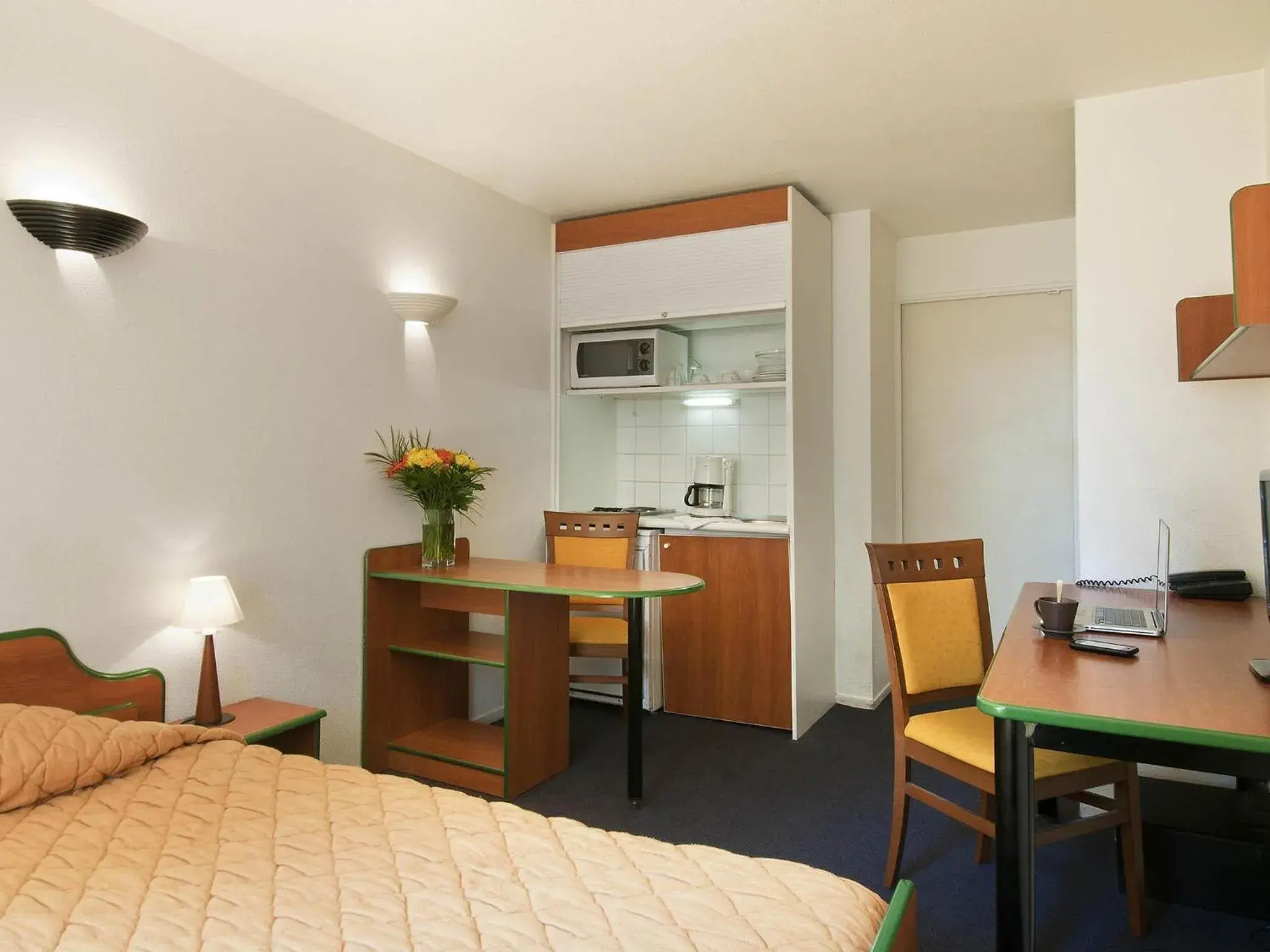 Bedroom in Aparthotel Adagio Access La Défense - Léonard De Vinci Bedroom in Aparthotel Adagio Access La Défense - Léonard De Vinci