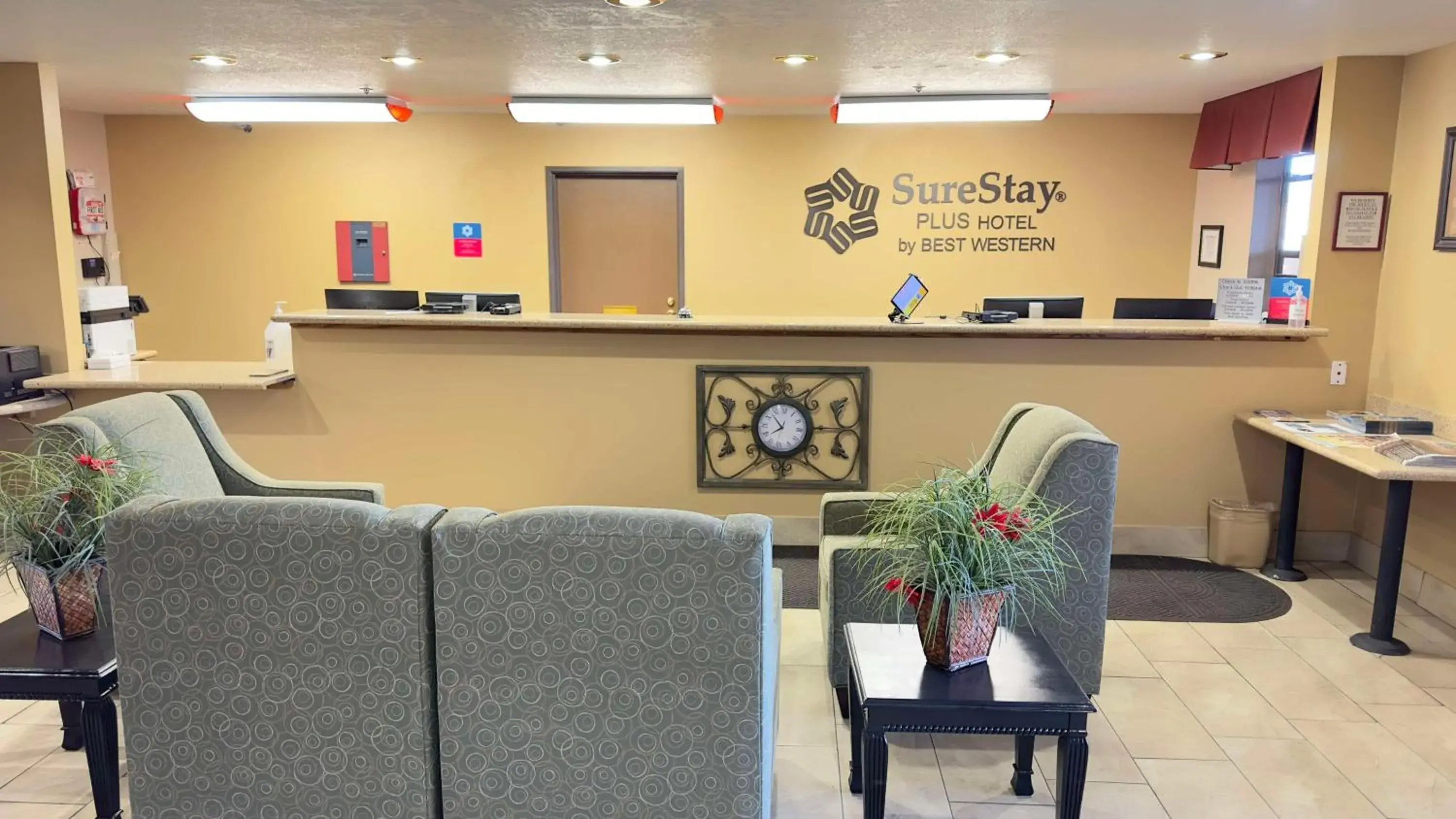 Lobby or reception in SureStay Plus Hotel by Best Western Silver City Lobby or reception in SureStay Plus Hotel by Best Western Silver City
