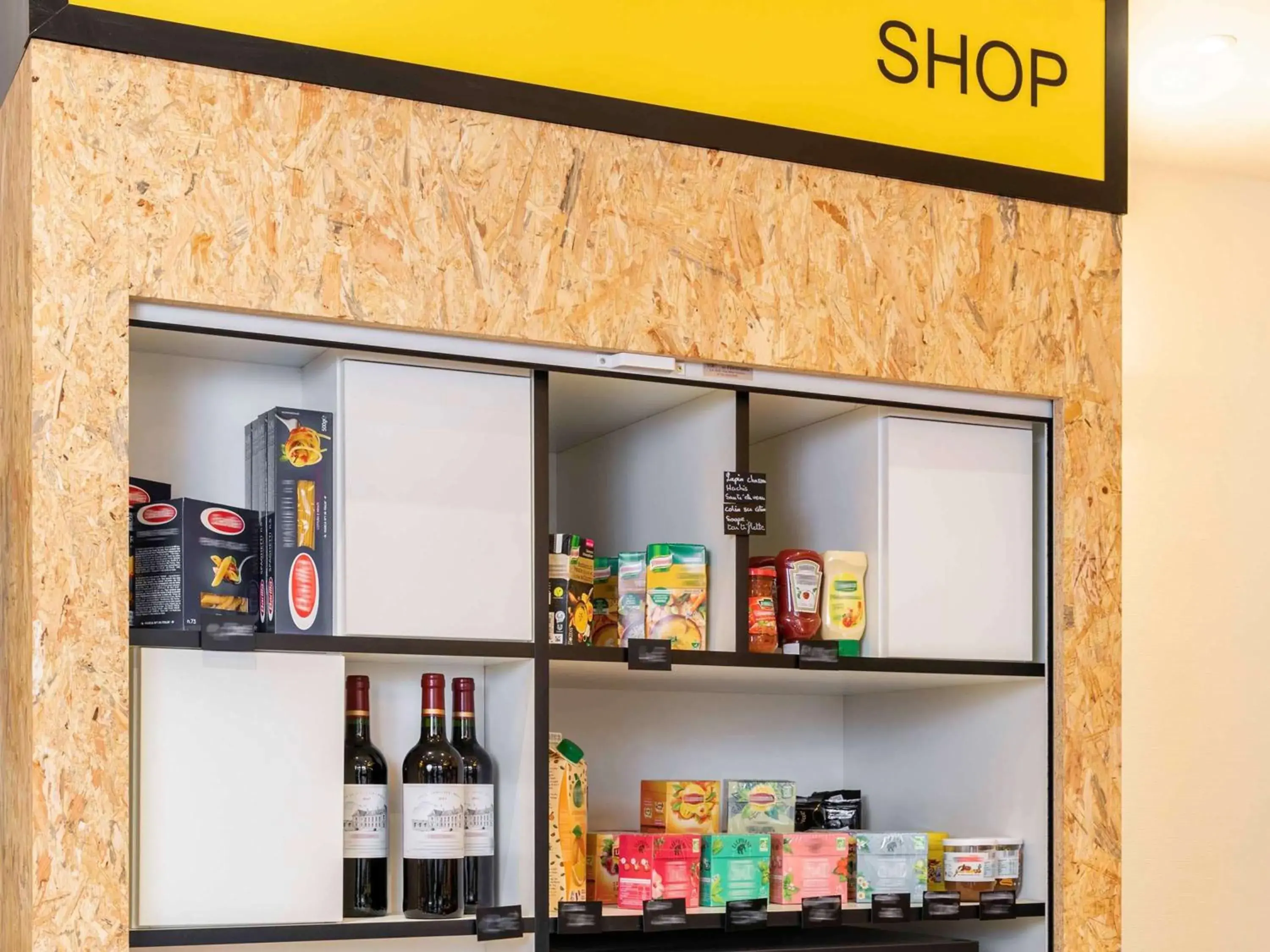 Property building in Aparthotel Adagio Access Paris Vanves - Porte de Versailles Property building in Aparthotel Adagio Access Paris Vanves - Porte de Versailles