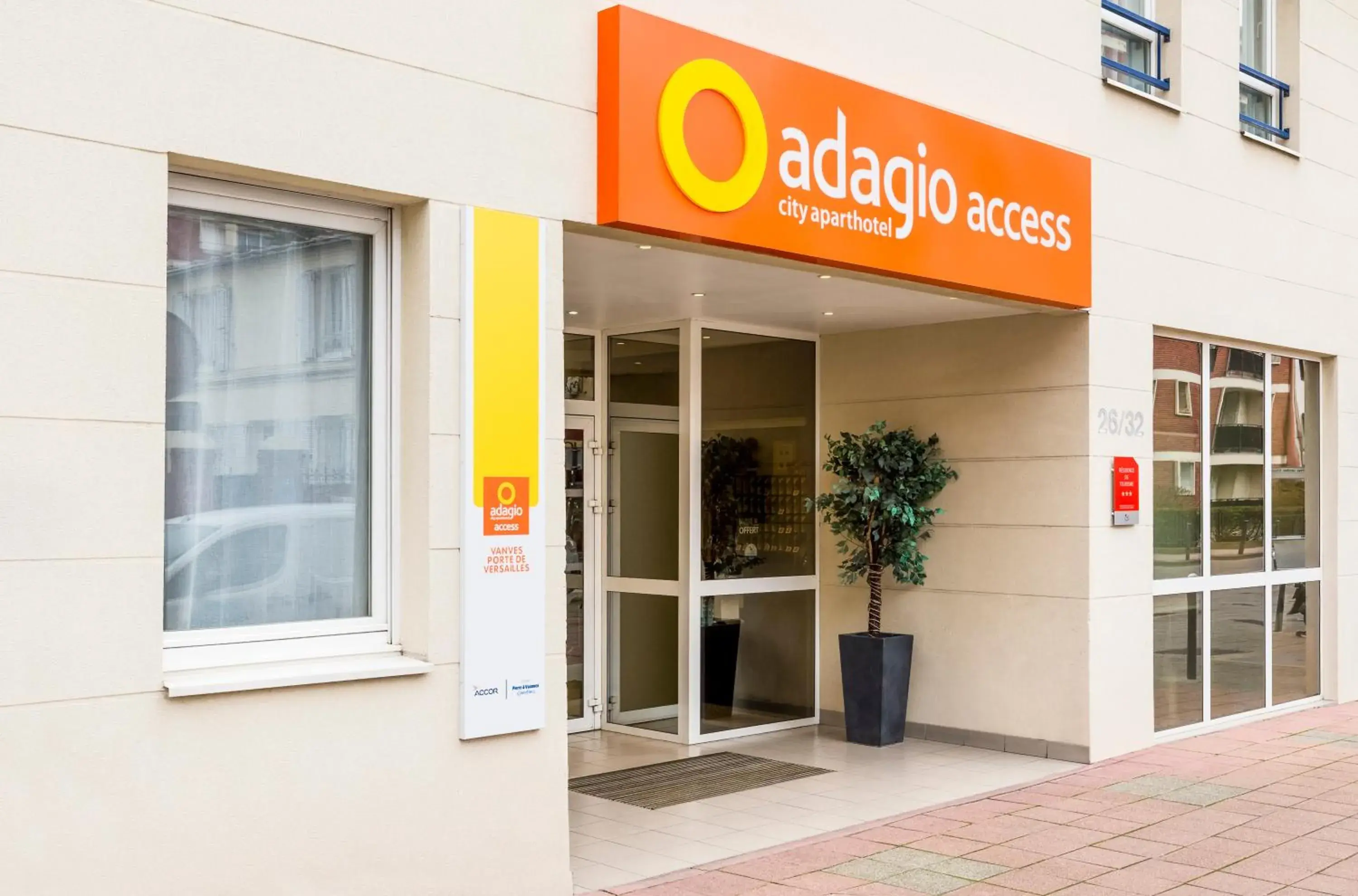 Facade/entrance in Aparthotel Adagio Access Paris Vanves - Porte de Versailles Facade/entrance in Aparthotel Adagio Access Paris Vanves - Porte de Versailles