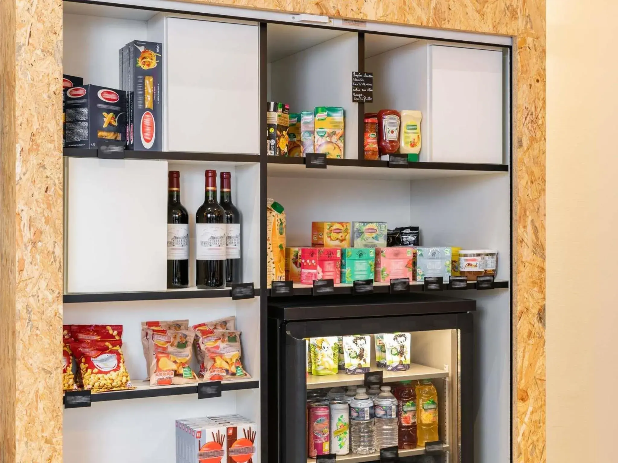 Property building in Aparthotel Adagio Access Paris Vanves - Porte de Versailles Property building in Aparthotel Adagio Access Paris Vanves - Porte de Versailles