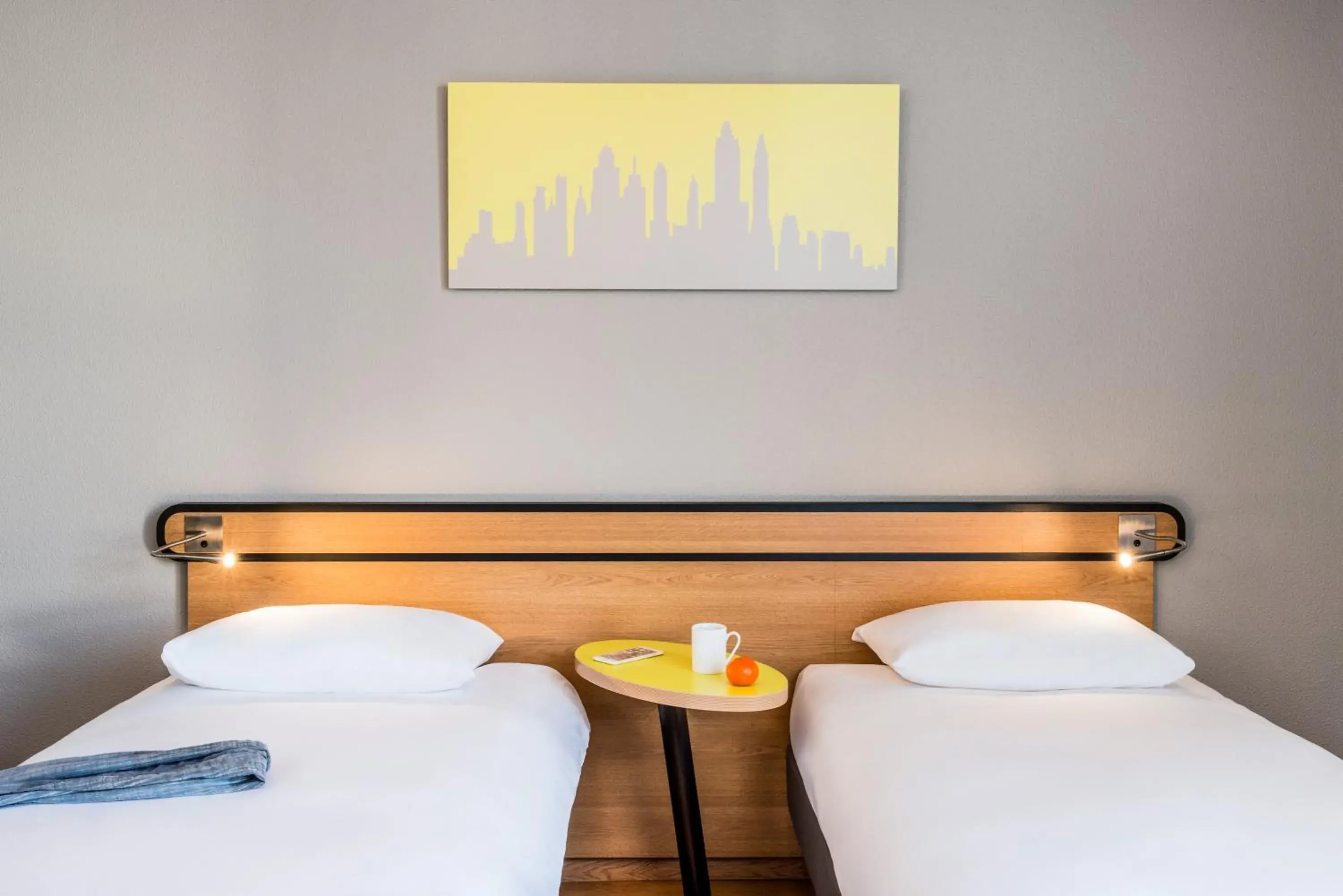 Bedroom, Bed in Aparthotel Adagio Access Paris Vanves - Porte de Châtillon Bedroom, Bed in Aparthotel Adagio Access Paris Vanves - Porte de Châtillon